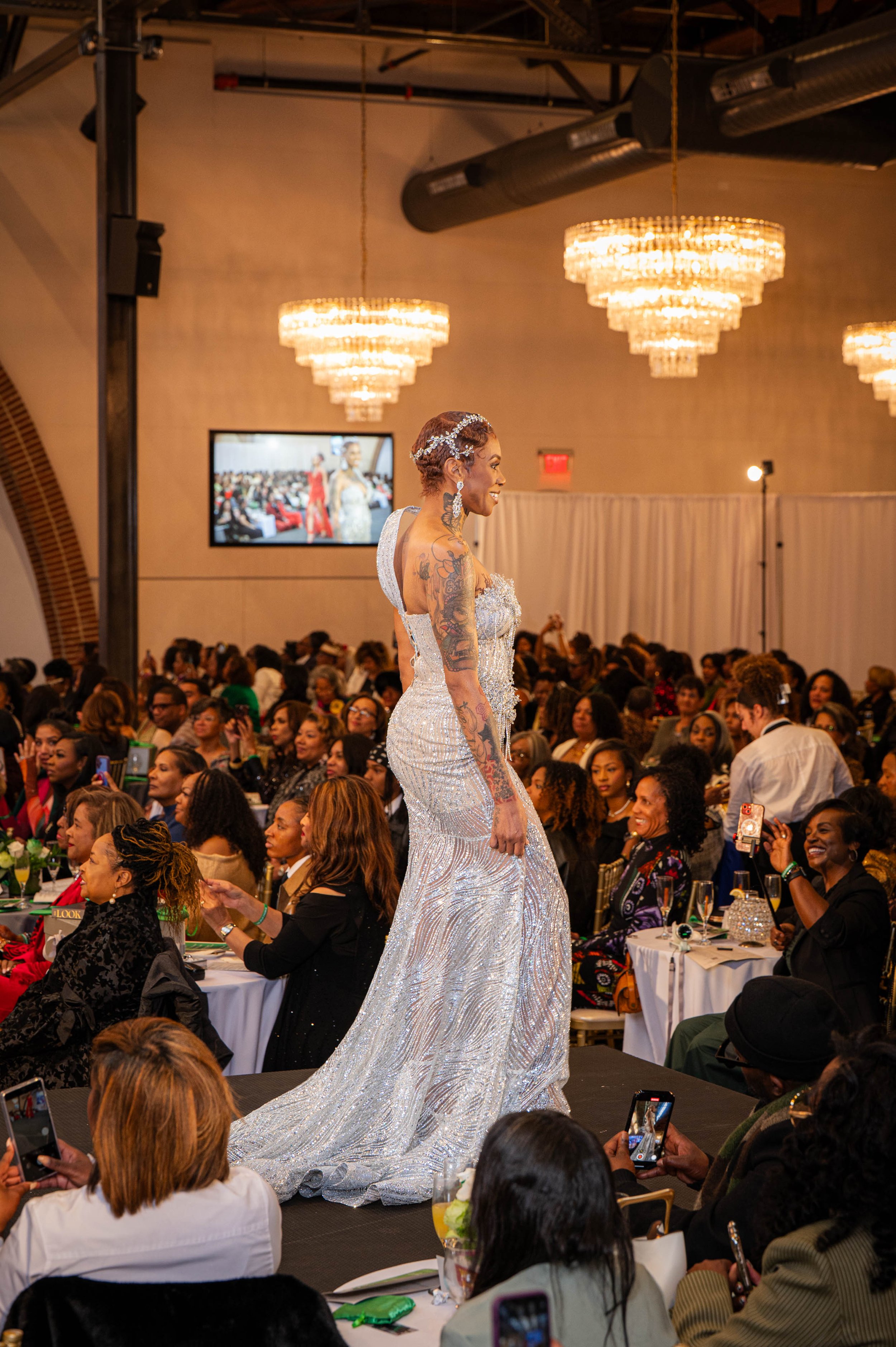 jo_hayes_images_the_revelry_emerald_affair_links_fashion_show-129.jpg