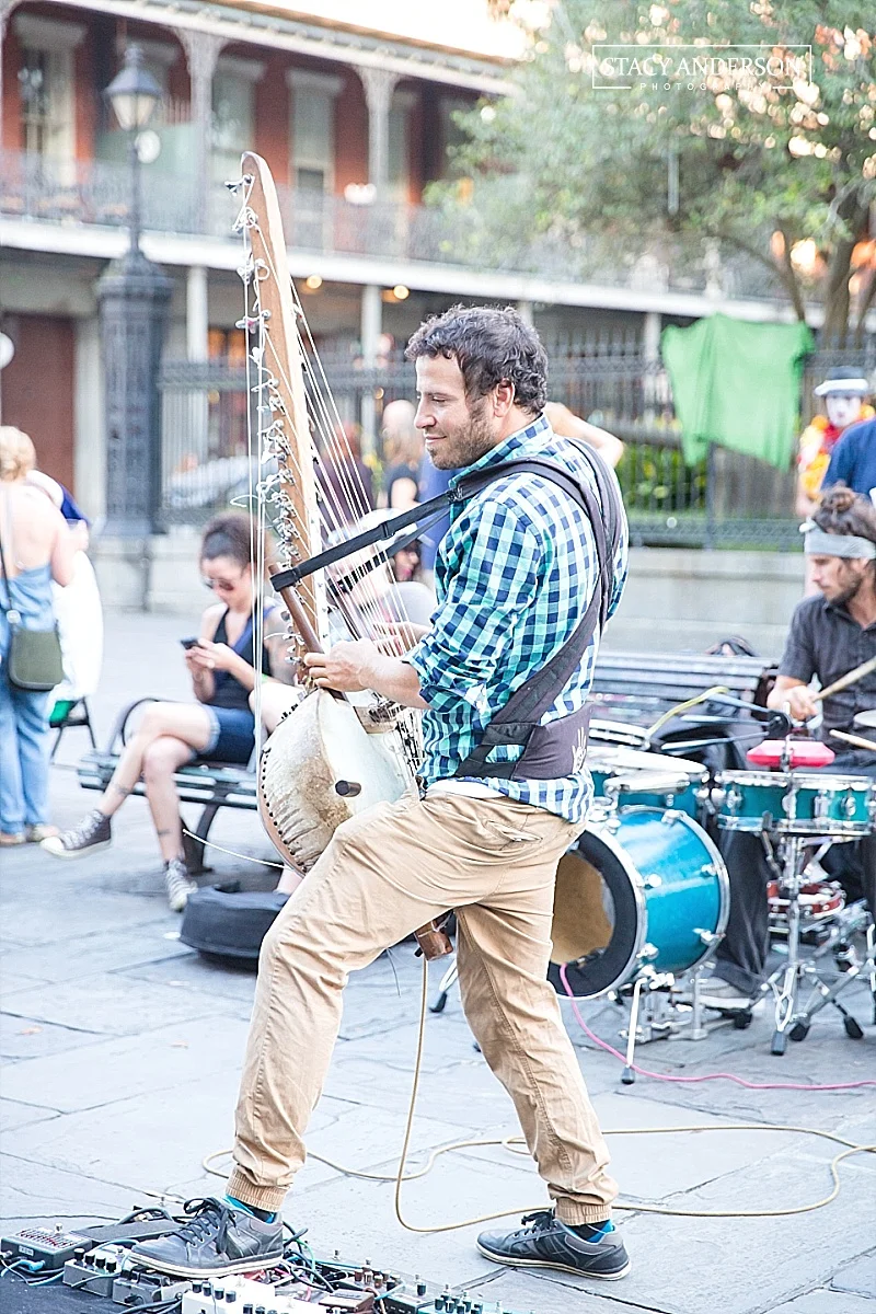 I'm still not sure what instrument this guy was playing, but he was really good at it!