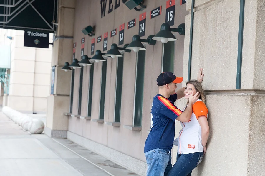 Stacy-Anderson-Photography-Houston-Astros-Baseball-engagement-photo_0033.jpg