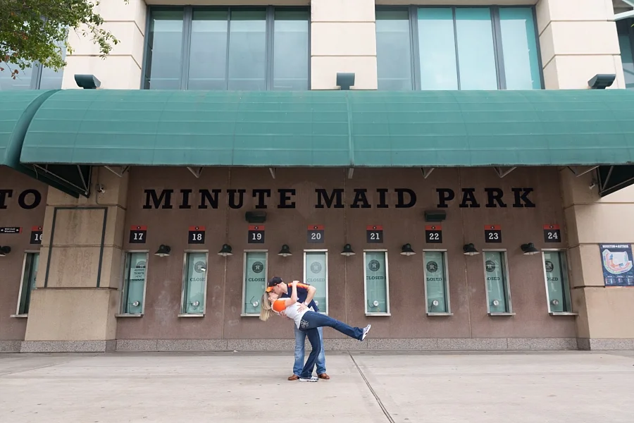 Stacy-Anderson-Photography-Houston-Astros-Baseball-engagement-photo_0035.jpg