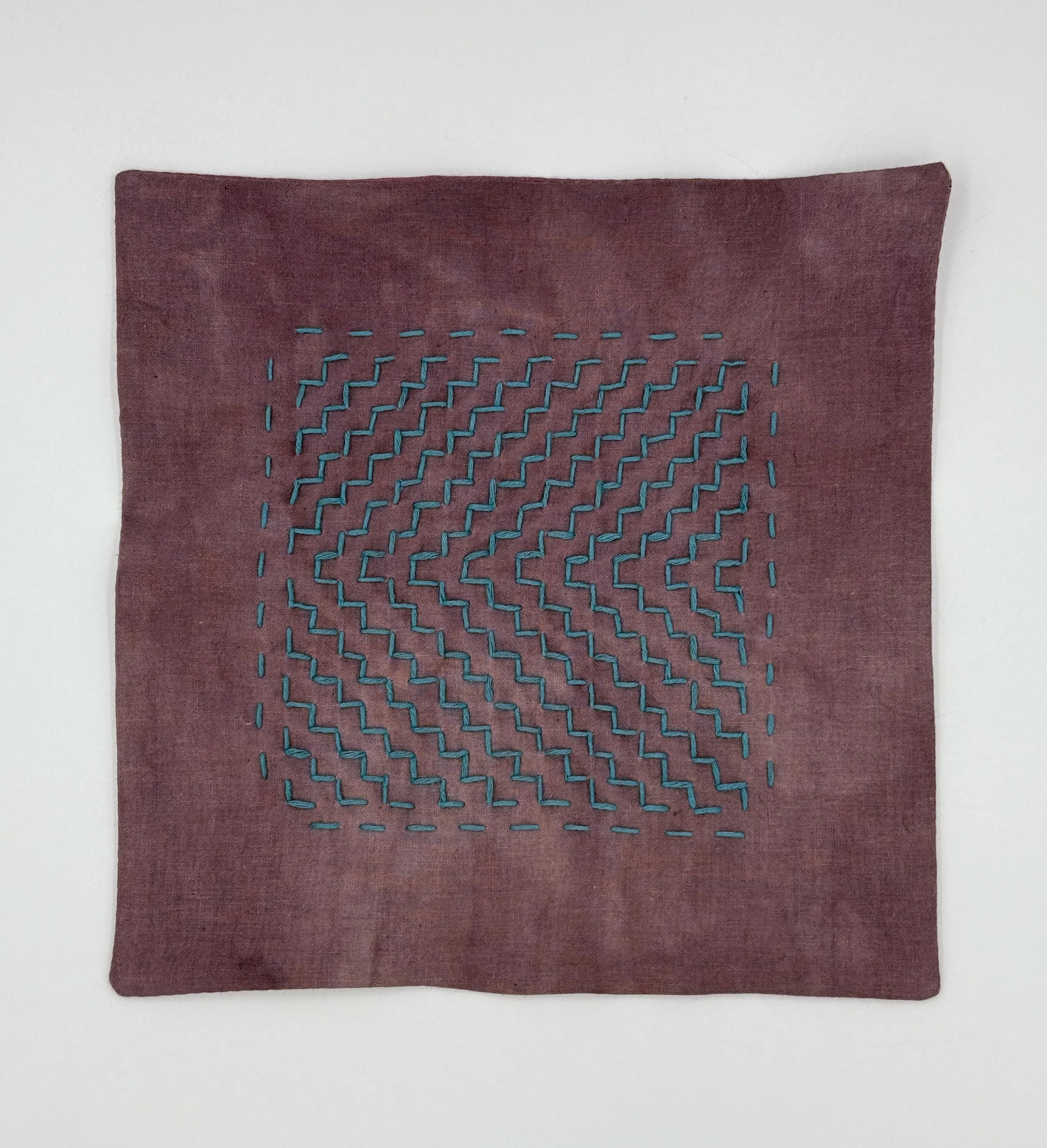 Hitomezashi_Alternate_Dan_Tsunagi_Linked_Step_Stitch-1.jpg