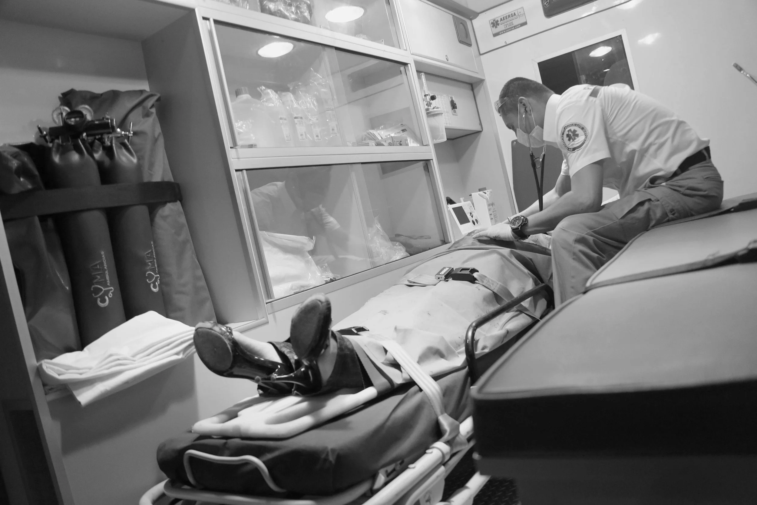 TRASLADO EN AMBULANCIA.jpg
