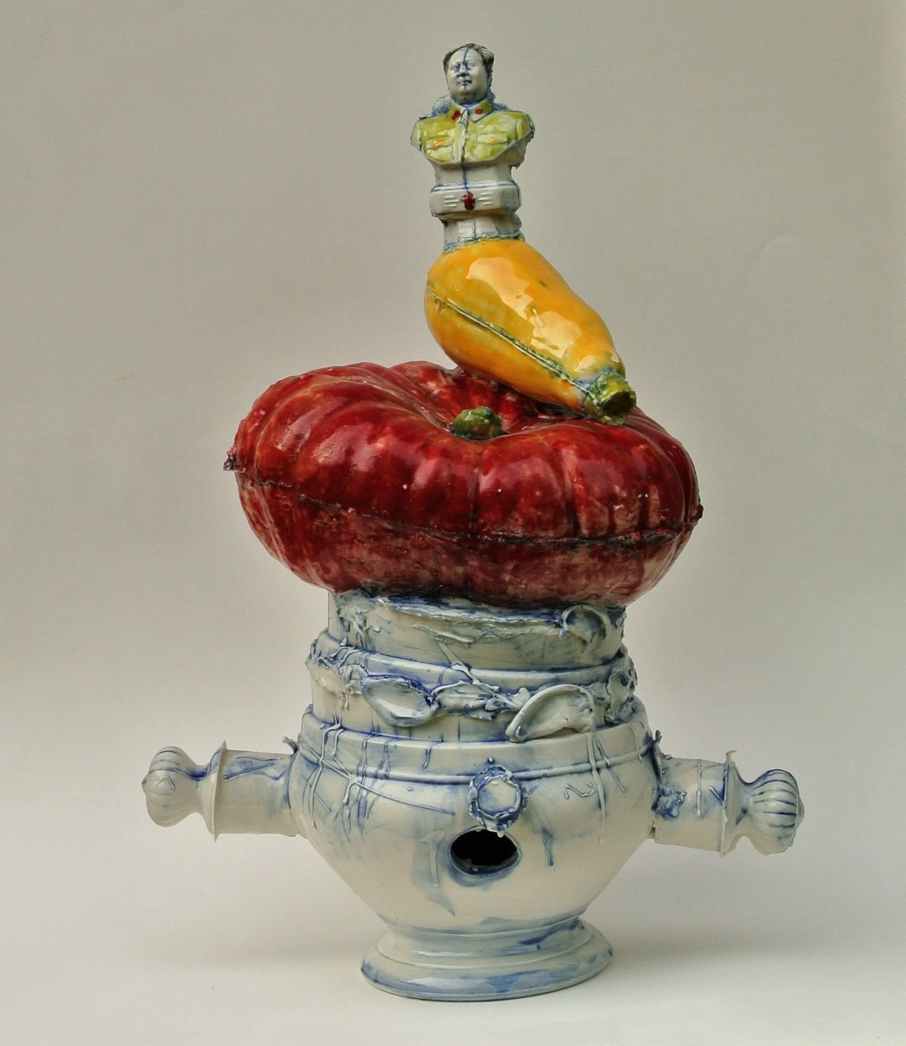 2013 Mao sur citrouille porcelaine.jpg