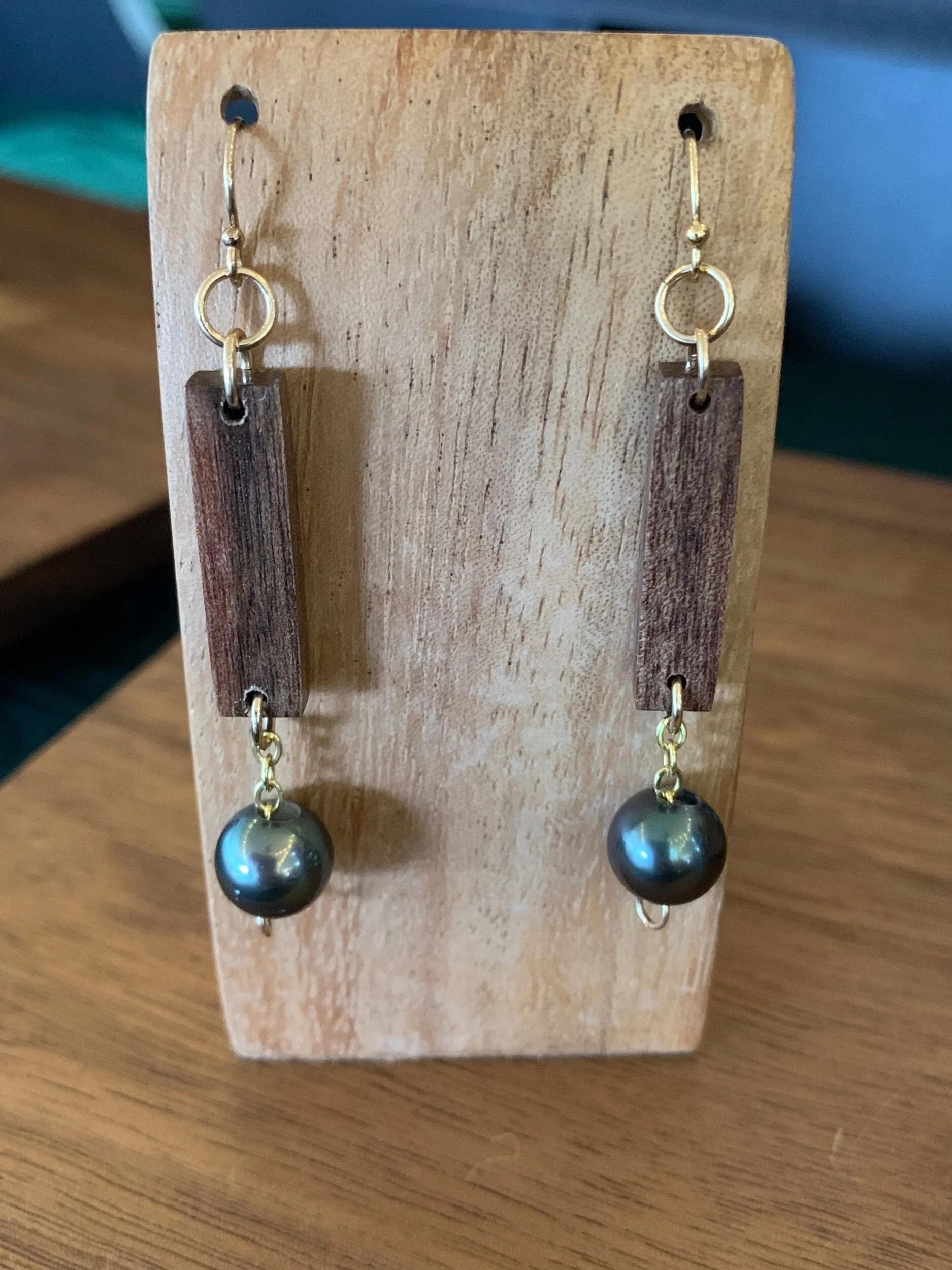 ECB650AC-0FF3-4A2B-B49D-37AB599F137C