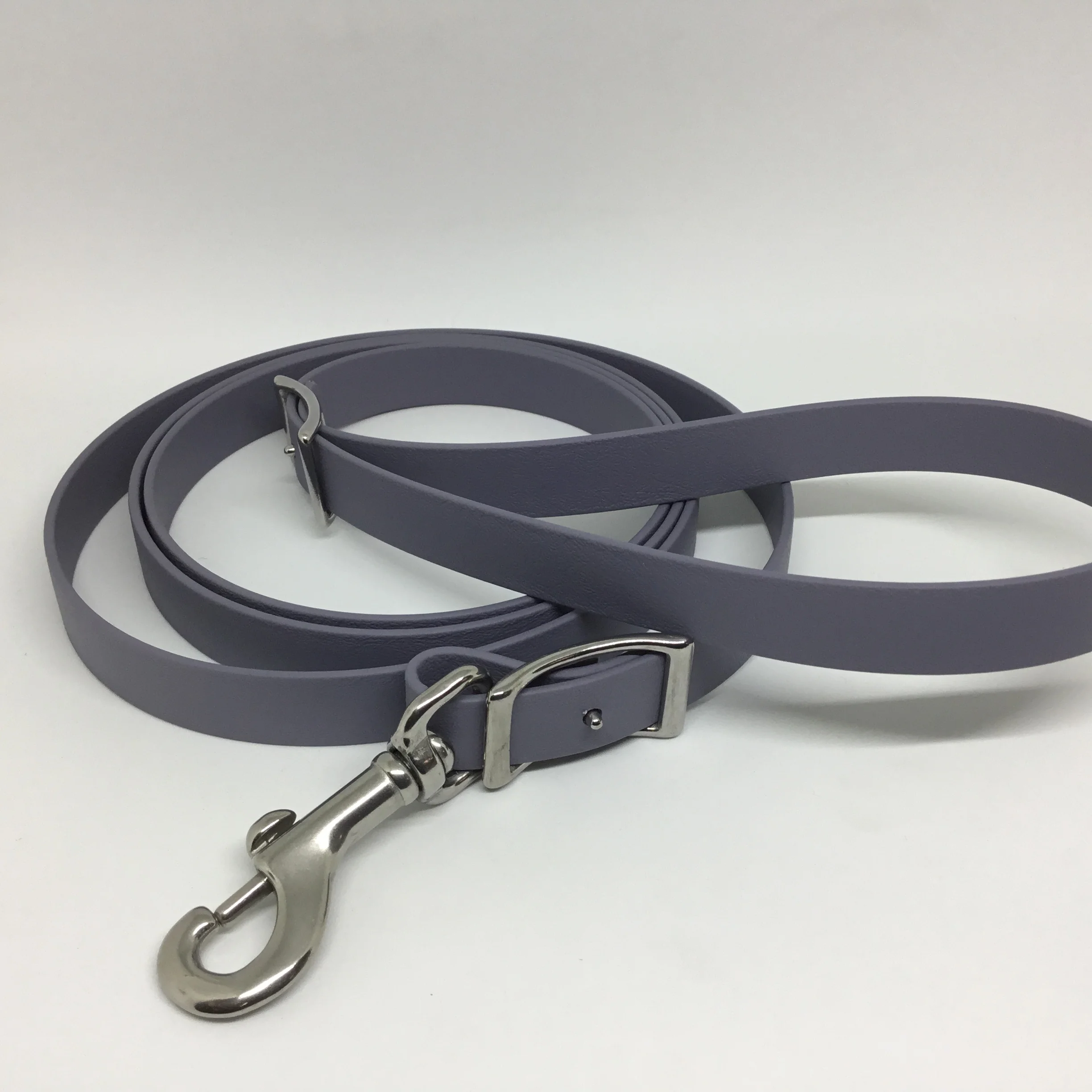 3/4" Wide Beta BioThane®️ Leash in Grey