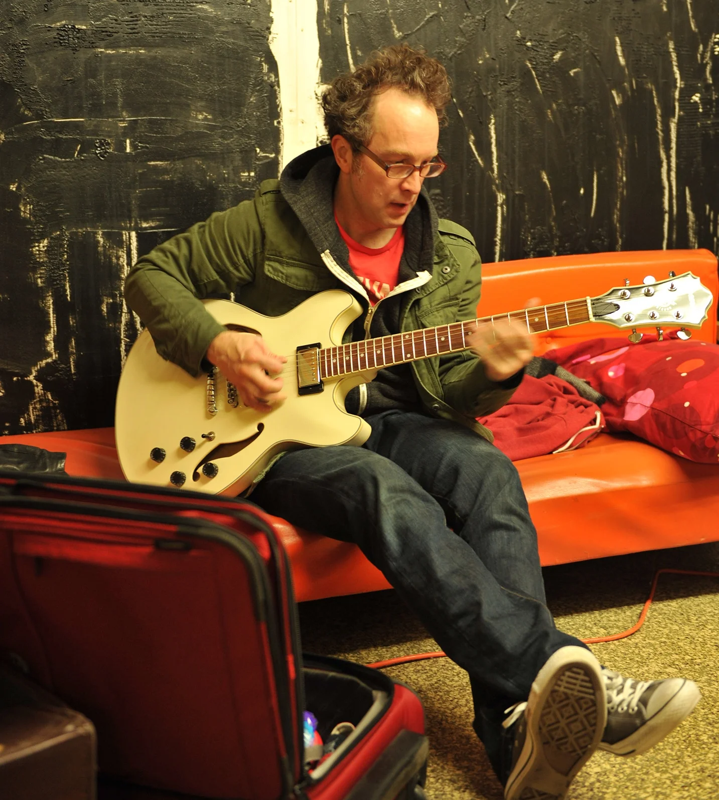 auGi warming up for his first one-man show, Rockstar Trapped in a Nurd's Body.