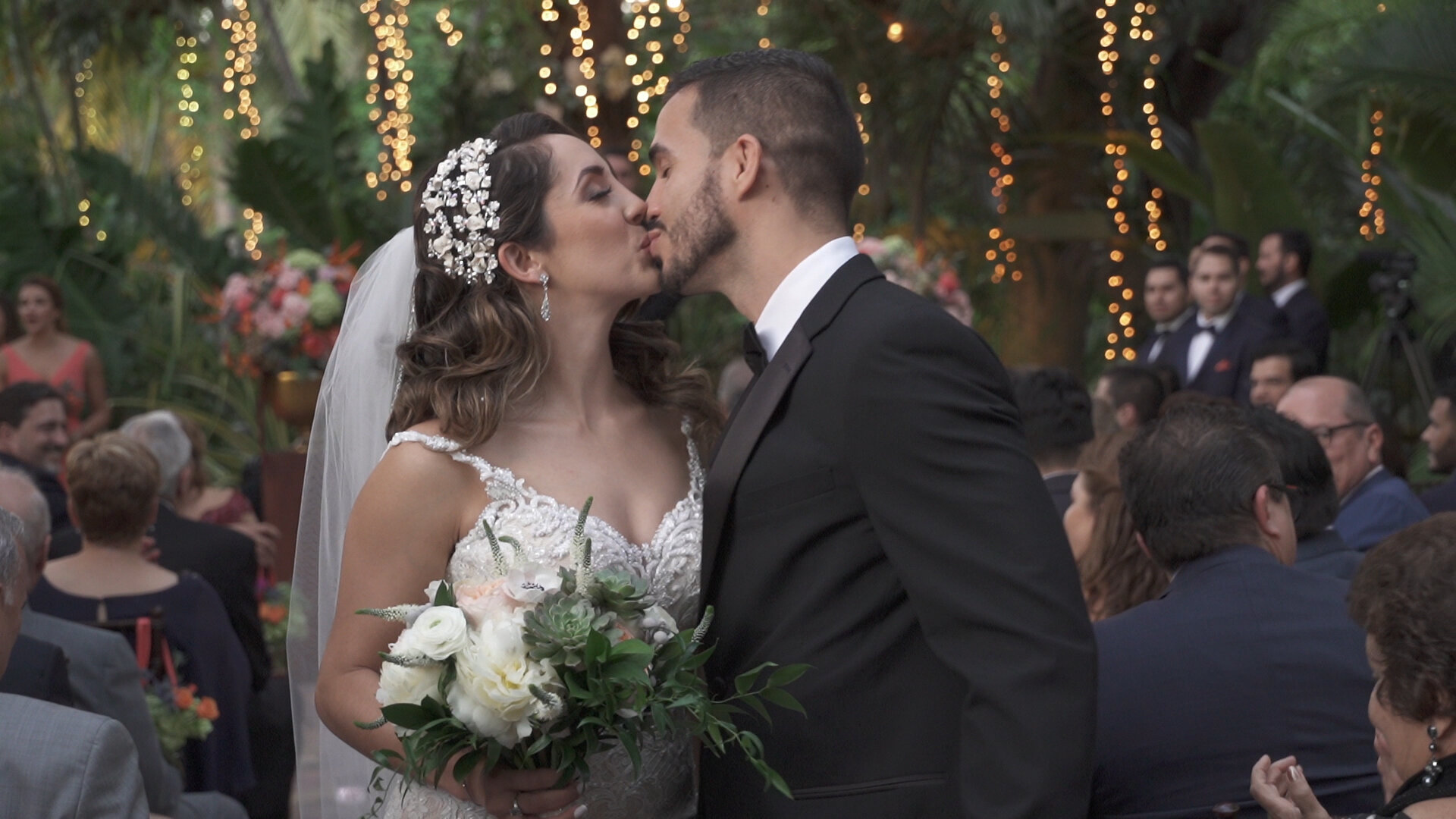 Ceremony_Exit_Kiss0.jpg