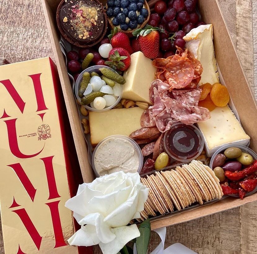 ~ GIVEAWAY ~ We are giving away the Ultimate Valentines Day gift. Our custom Sharp + Co cheese and sweet box with a single stem white rose and bottle of your choice of sparkling, white, red or rose. To enter

- Follow @sharpandcoplatters 
- Tag peopl