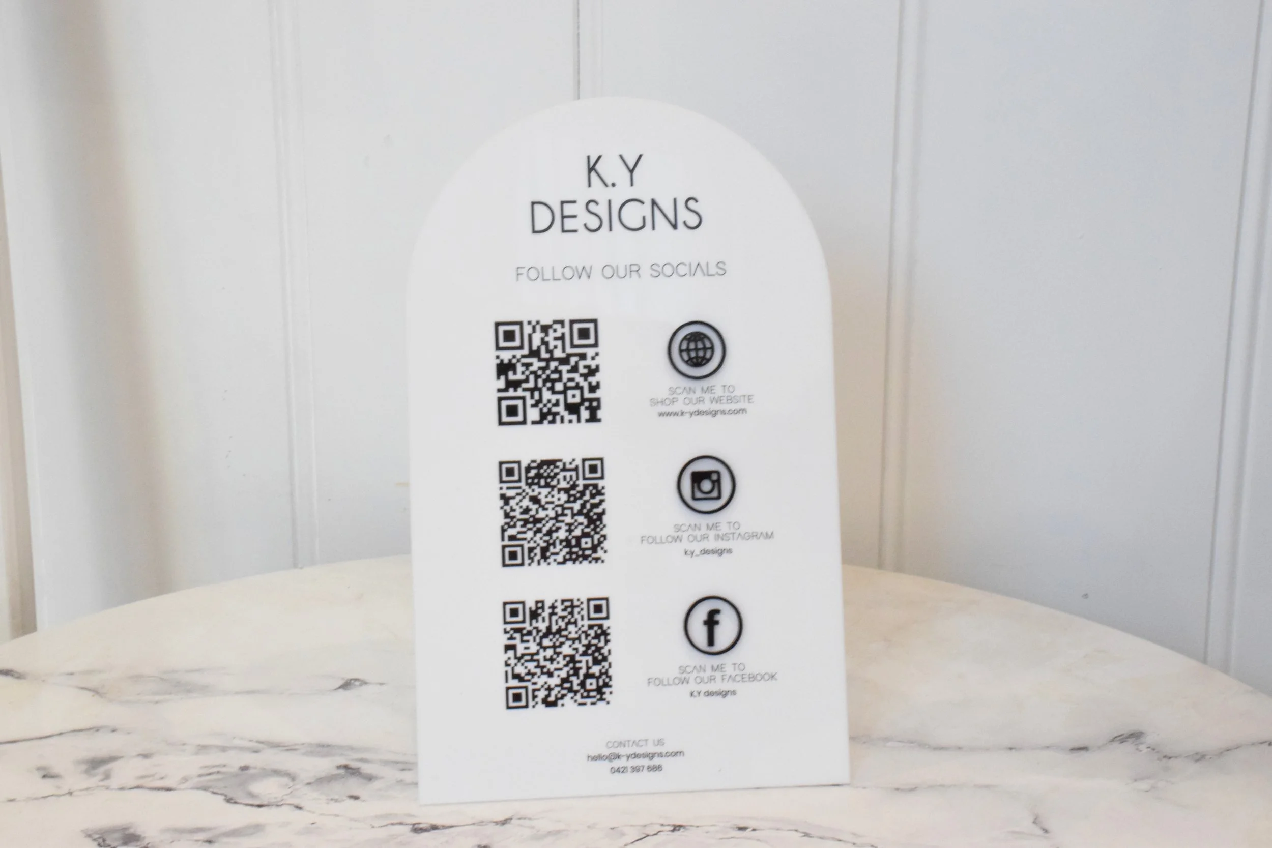 qr code single arch stand