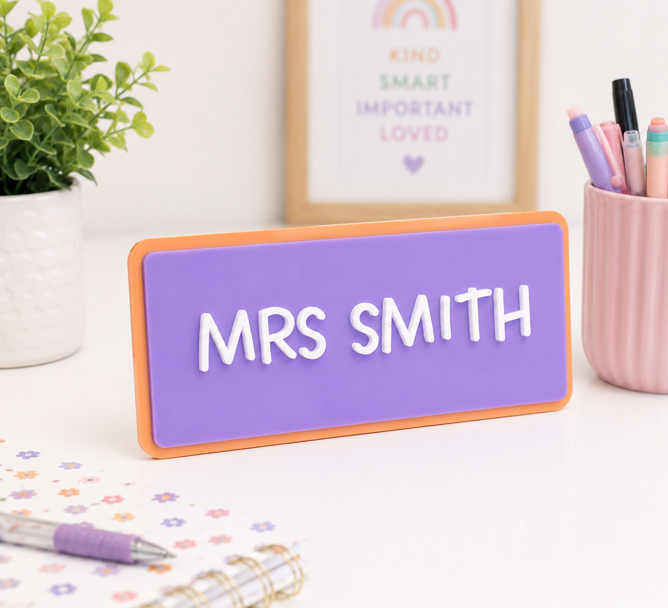 desk name sign