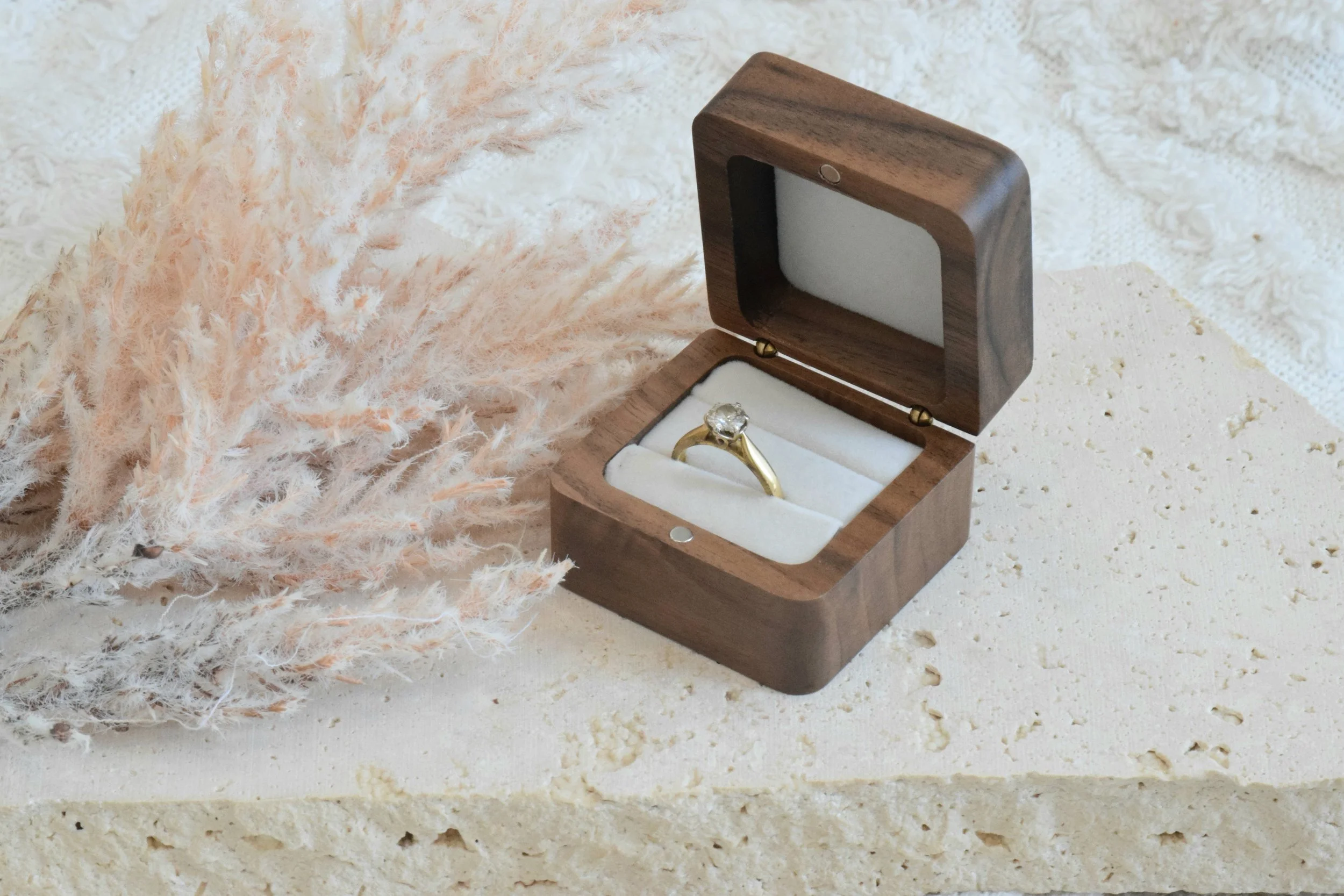 Ring box dark timber