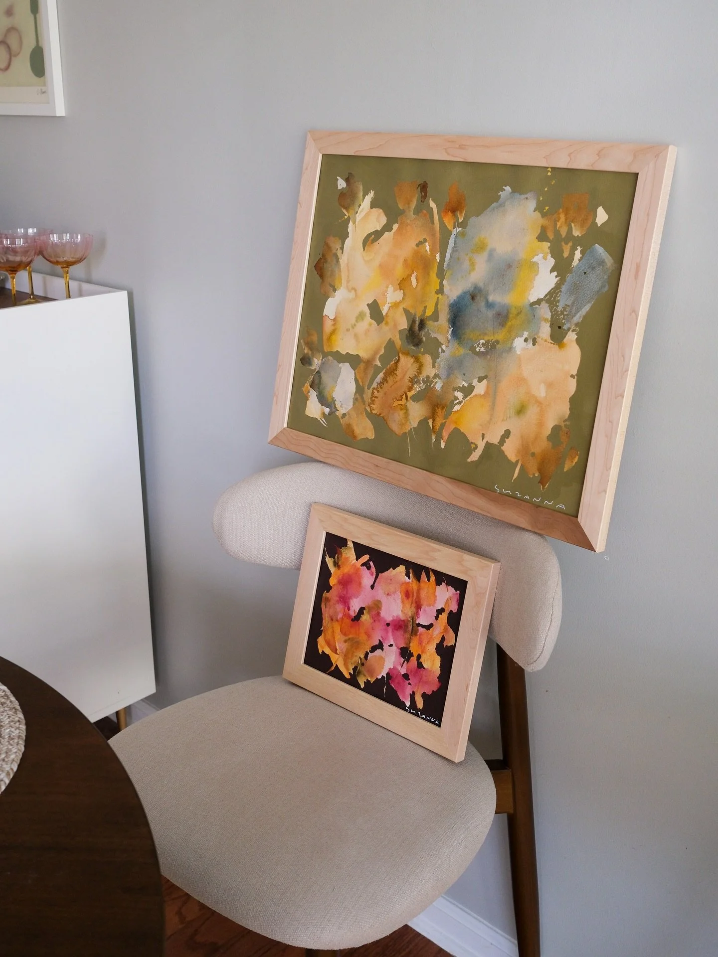 Framed Florals, coming to the site December 3rd @ 4pm est! 6 new pieces (4 large-ish and 2 small) all framed in maple. 

I changed up my normal #foundflowers style for this new collection and I&rsquo;m loving the new direction. Painting these was rea