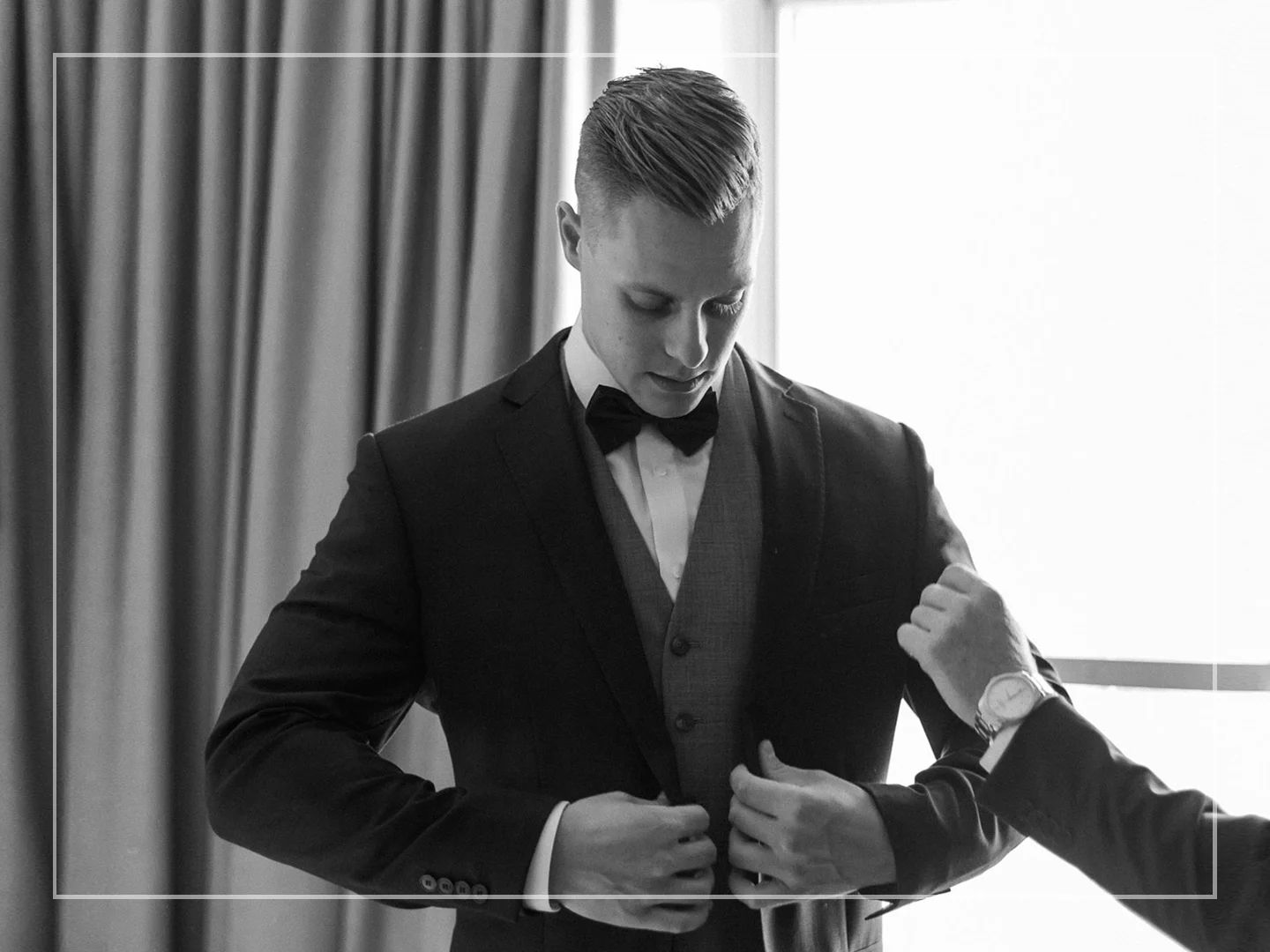 PHOTOGRAPHING THE GROOM GETTING READY