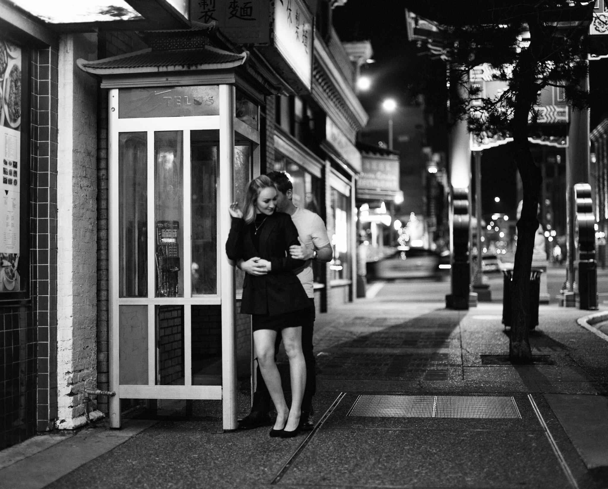 1. Chinatown Victoria BC couple photography - HP5 film 007.JPG