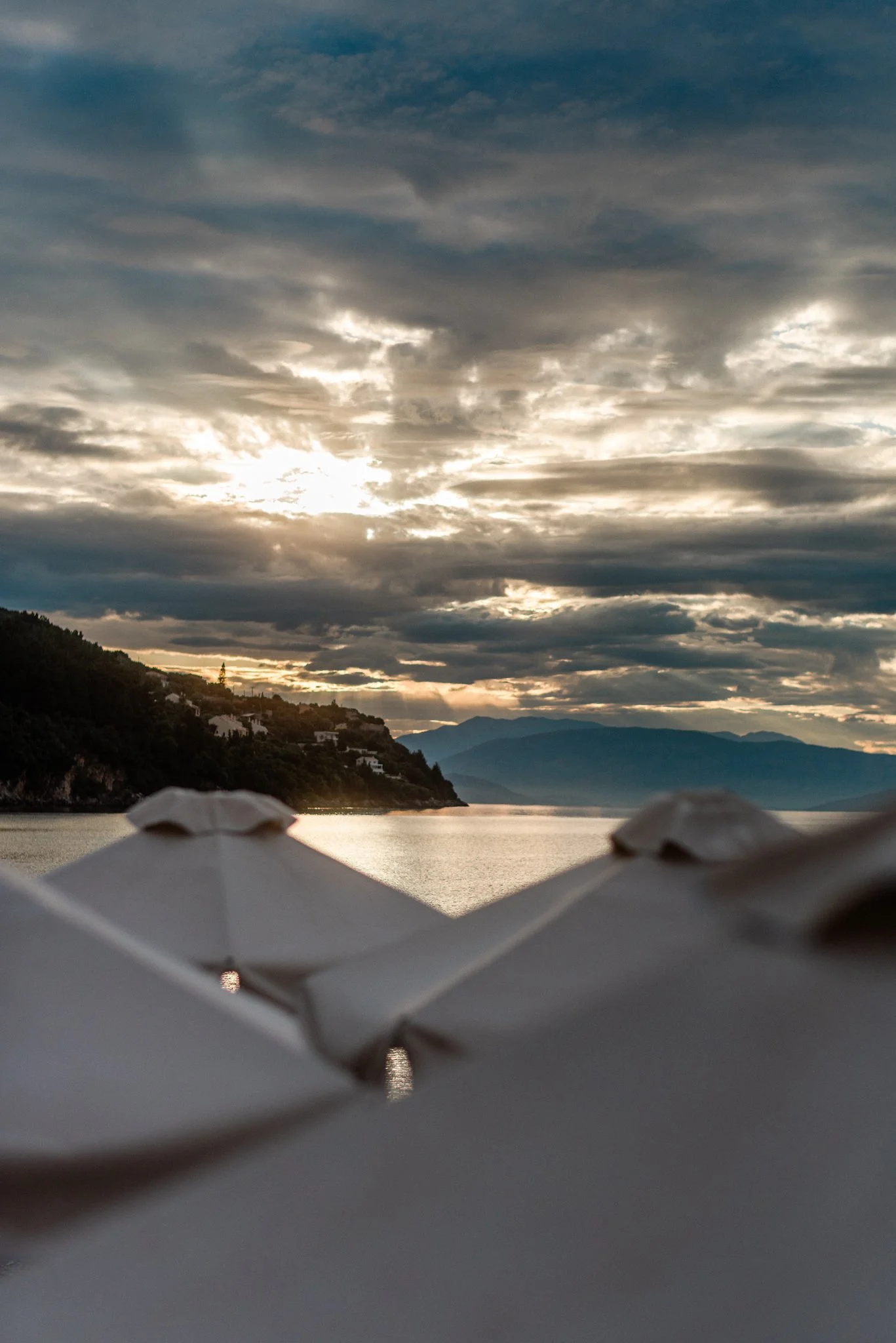 ipsos-corfu-romantic-couple-sunrise-photoshoot 04.JPG