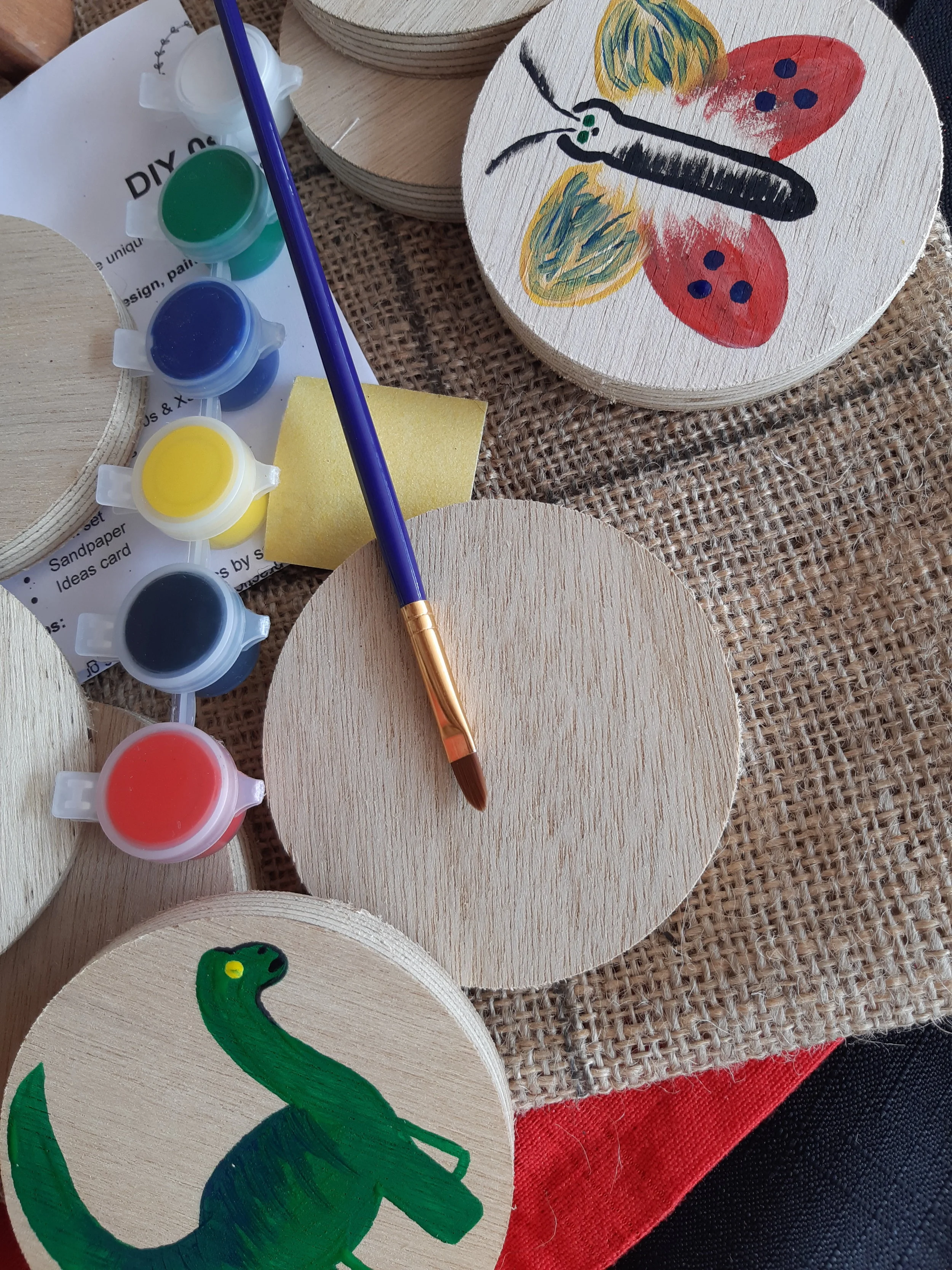 GK example - Painted Dinosaur vs Butterfly