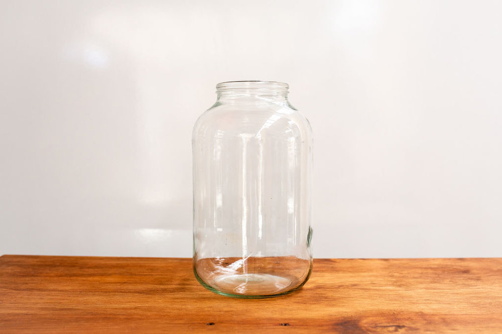 DECORATIVE_Giant+Glass+Jars_01.jpg