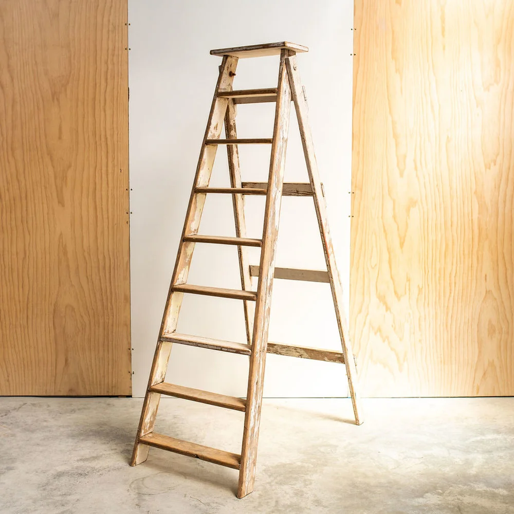 FURNITURE_Decorative+Rustic+Ladder_01.jpg,