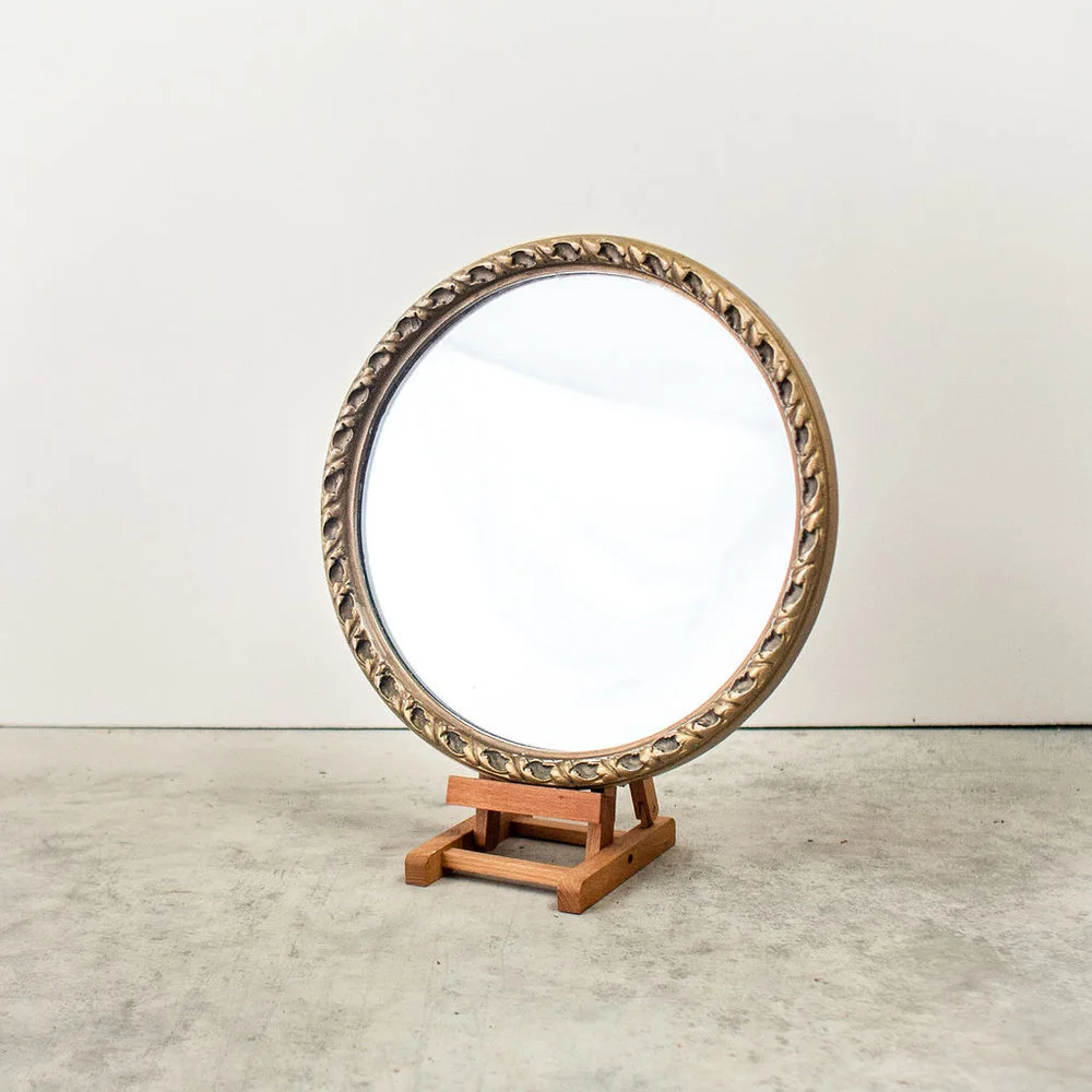 SIGNAGE_SmallVintageGoldMirror.jpg,