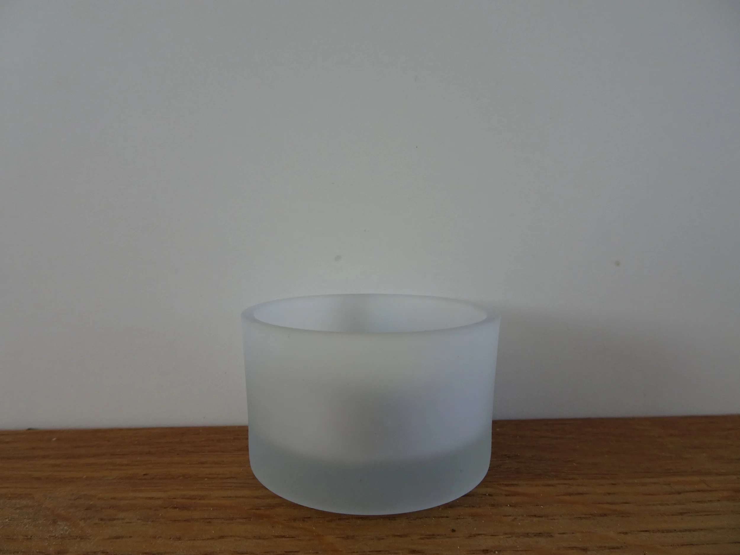 DECORATIVE_Frosted Glass Tealight Candle Holder_01
