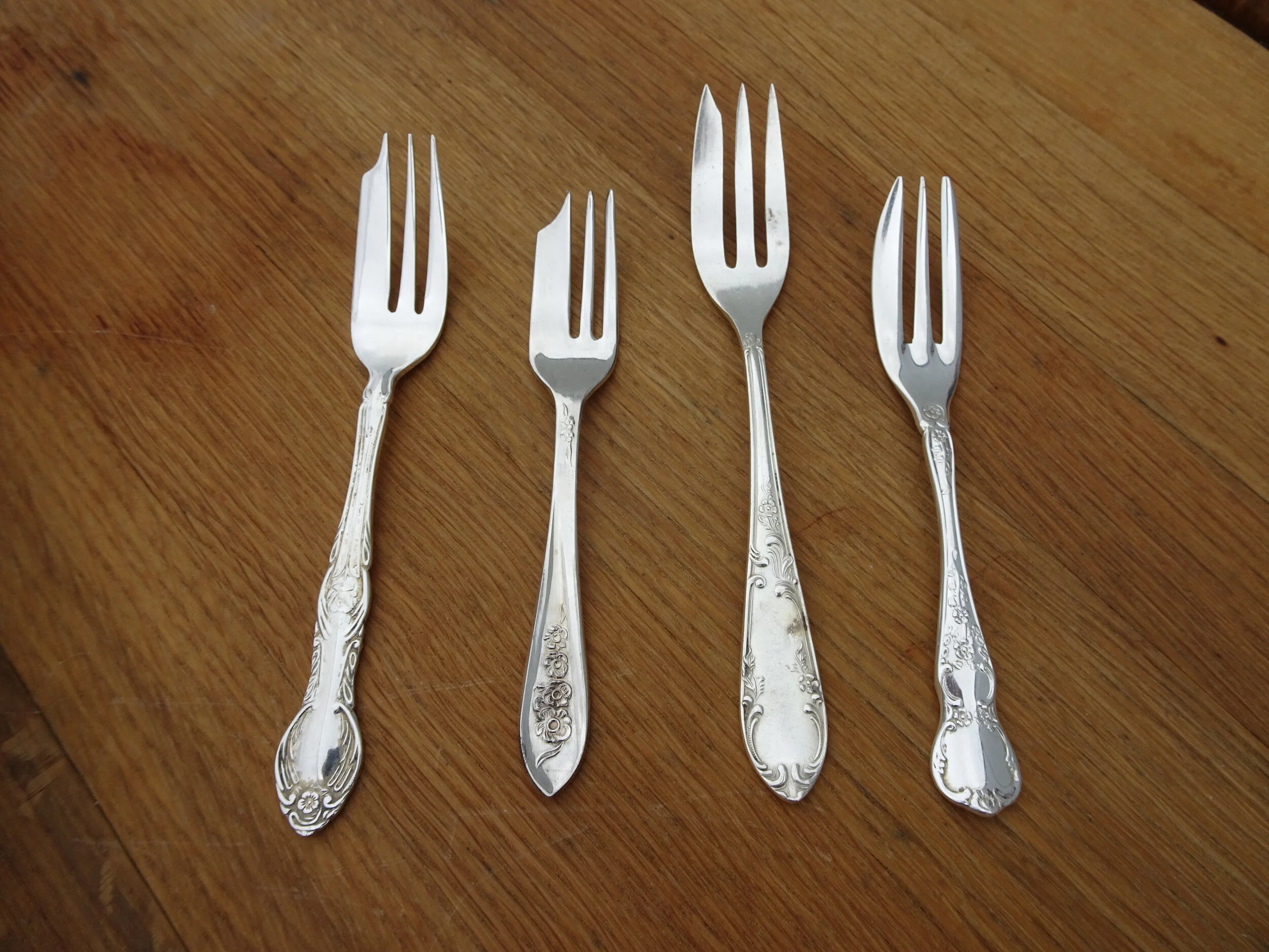DECORATIVE_Vintage Cake Fork_01