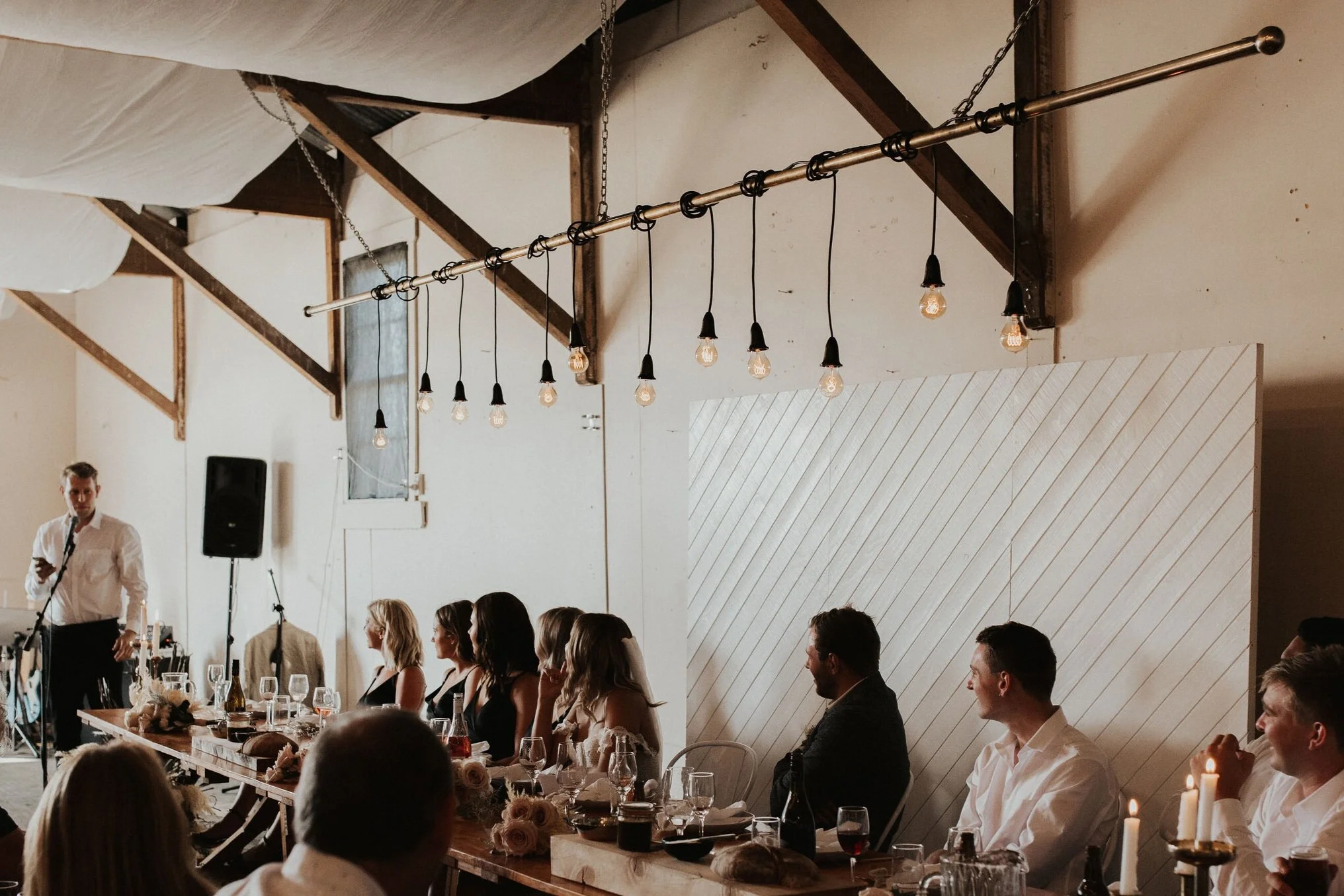 DECORATIVE_Hanging Brass Pole_01