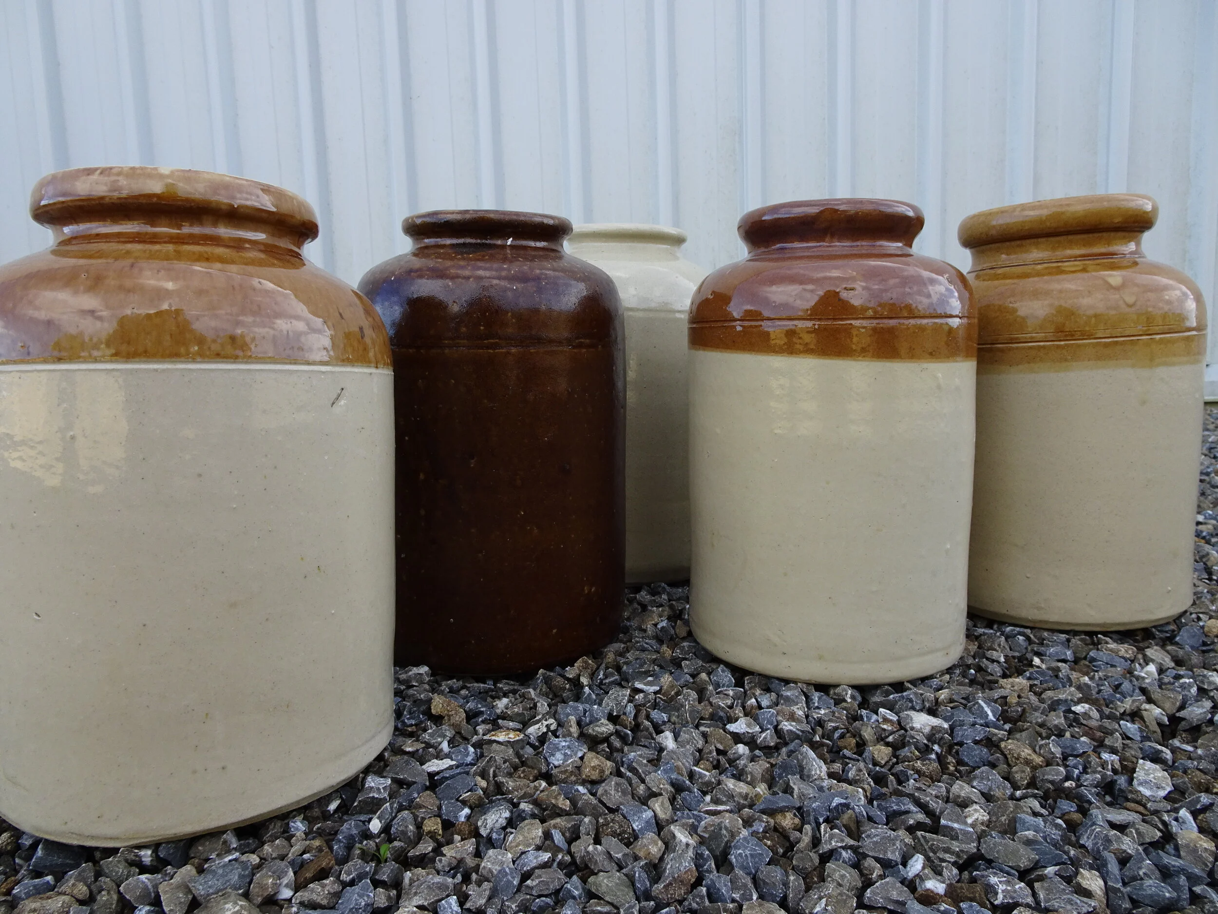 DECORATIVE_X-Large Earthen Urn_01