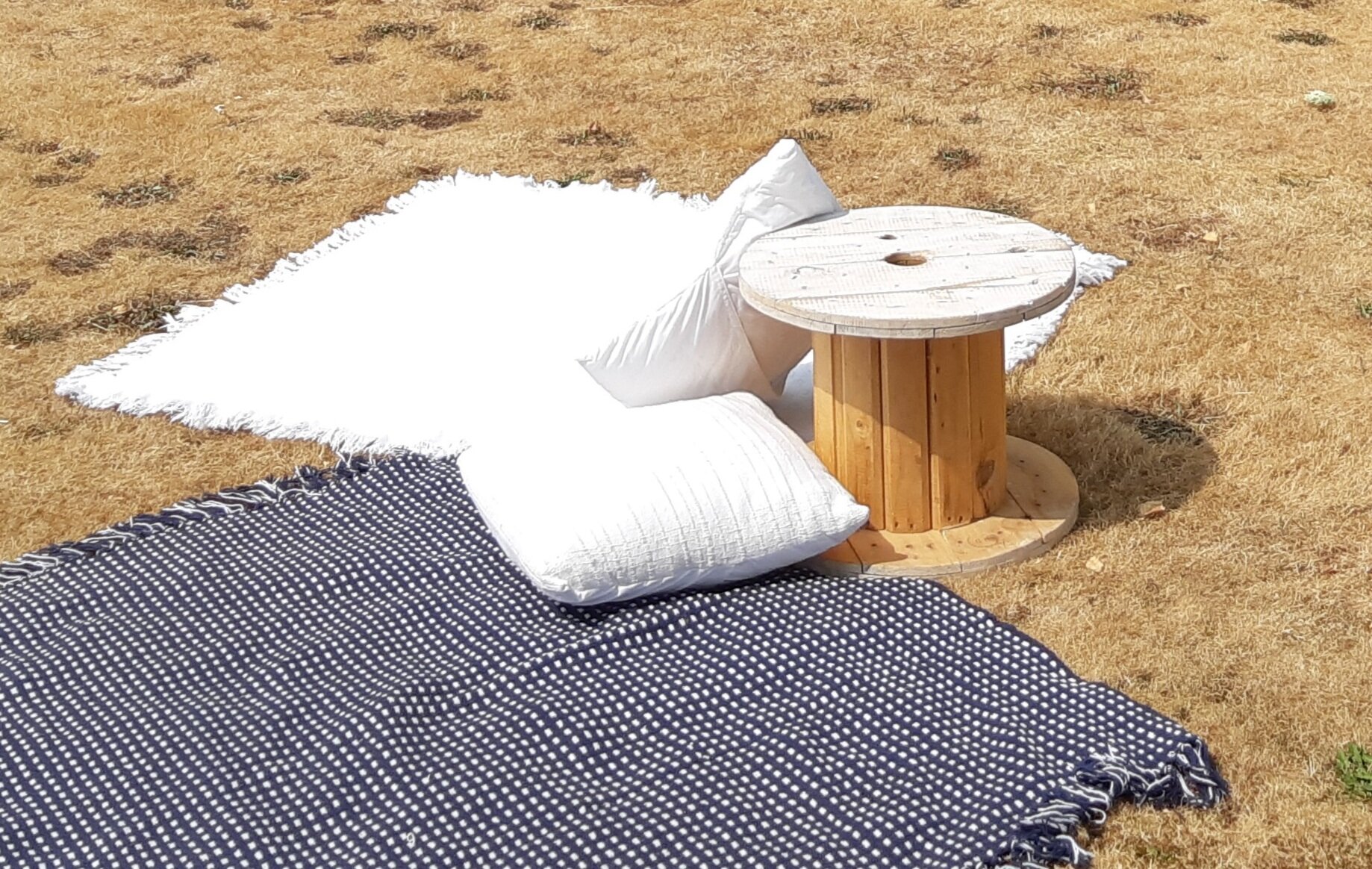 SOFT FURNISHINGS_White Cushion_06