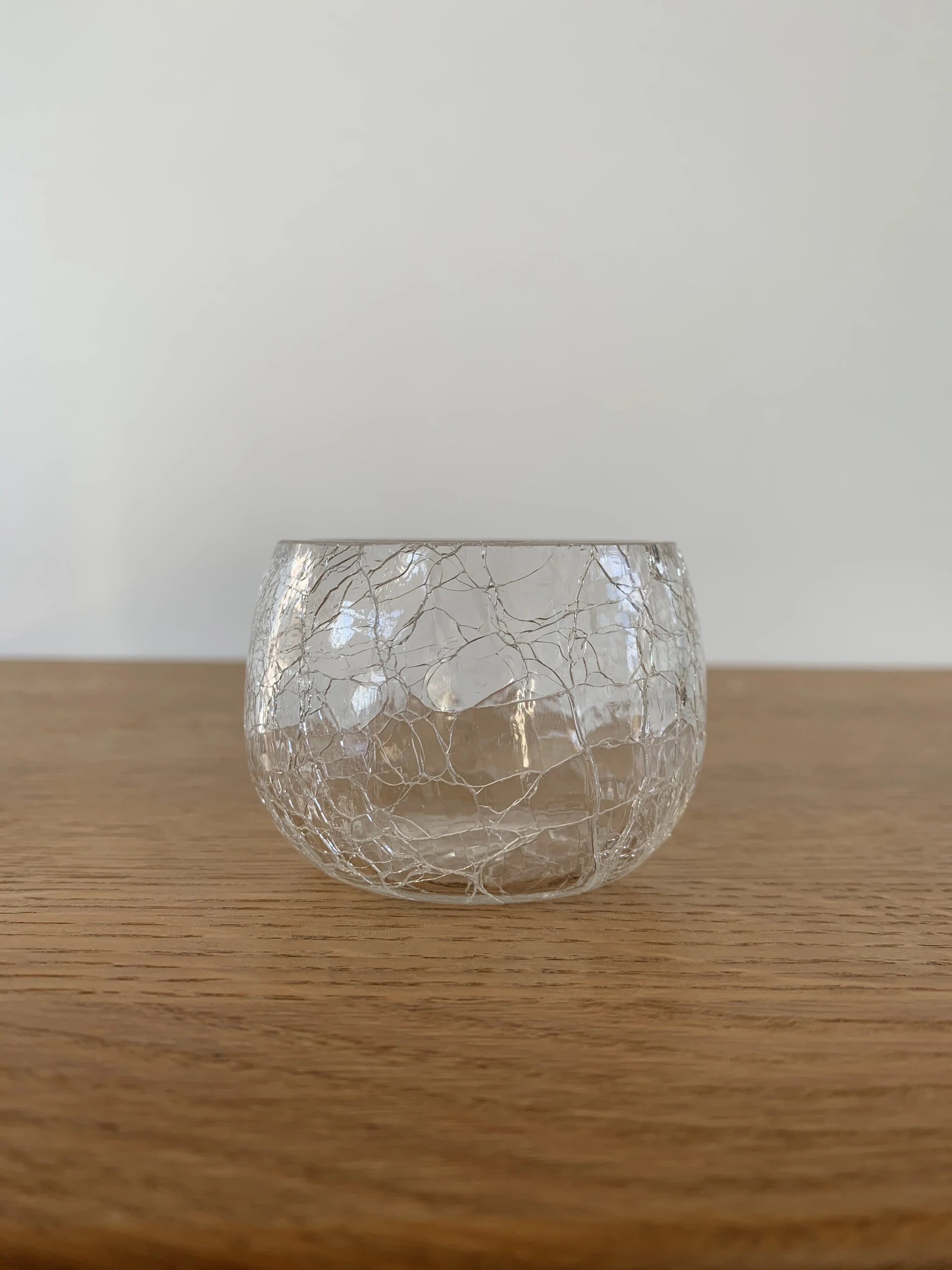 DECORATIVE_Crackled Glass Tealight Candle Holder_01