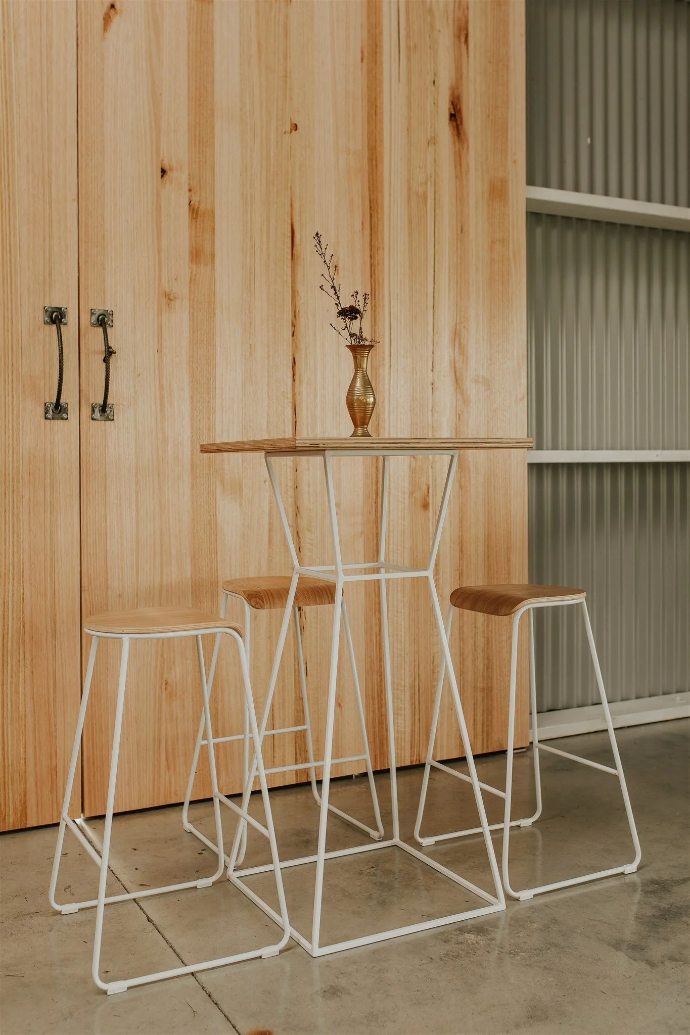 White Metal Bar Leaner