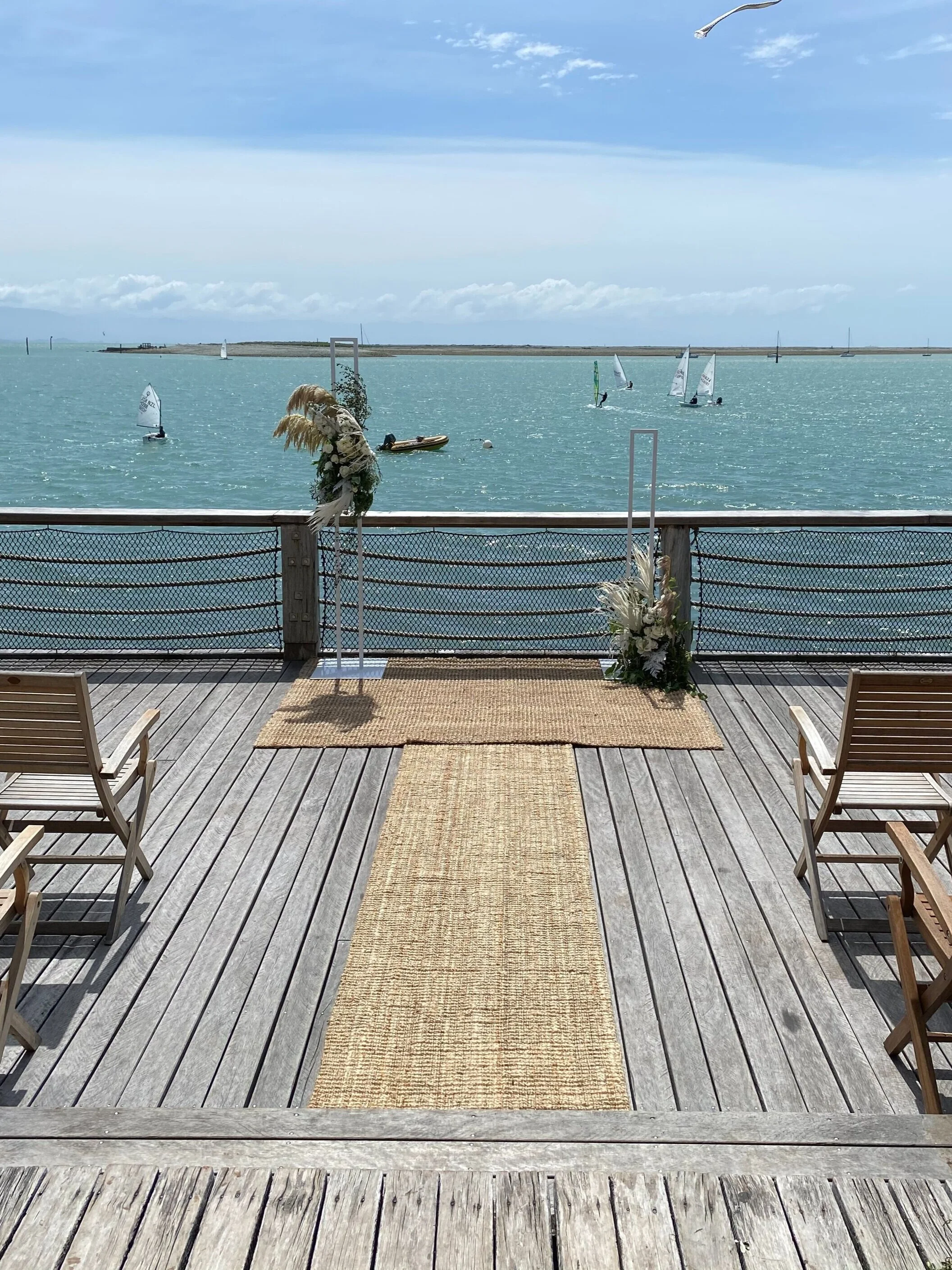 ARCHWAYS_WHITE METAL FORAL STAND_-02