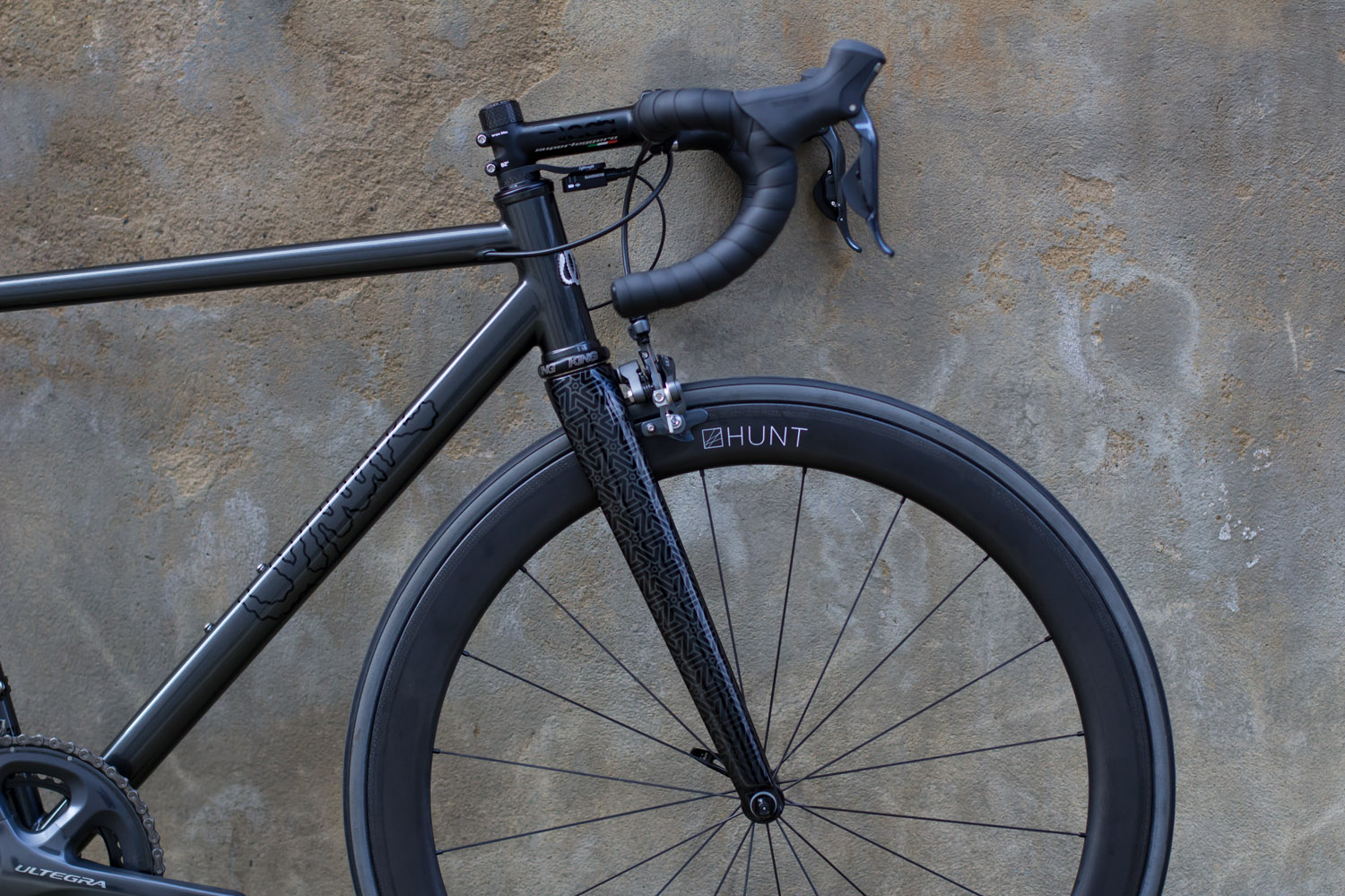 quirk_cycles_wisebuds_stealth_road__01.jpg