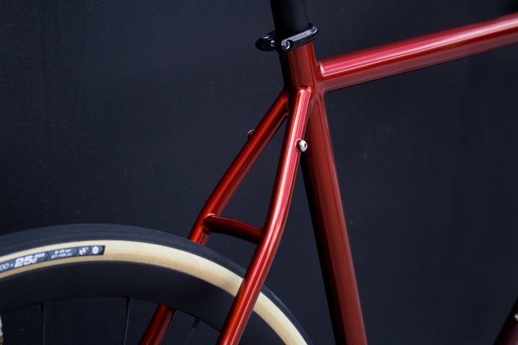 quirk_cycles_rob_mcpherson_road_01.jpg