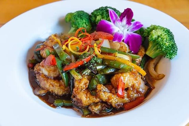 Lunch is calling for a wholesome and warming meal -- Try our Szechwan Shrimp with a side of white or brown rice! You'll be glad you did... #szechwan #seafood #mikadothaipepper #delicious