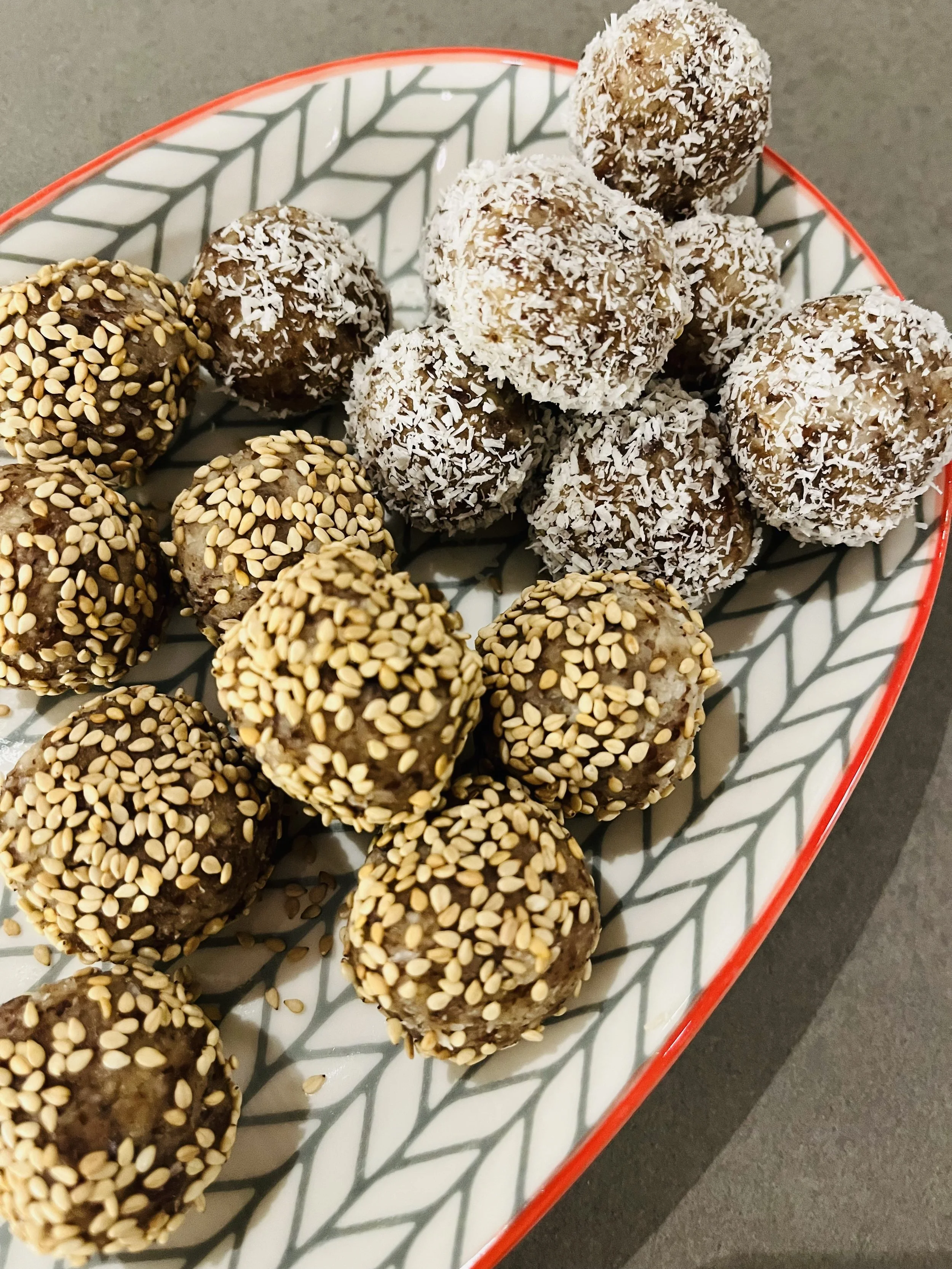 Bliss Balls mit Kokos