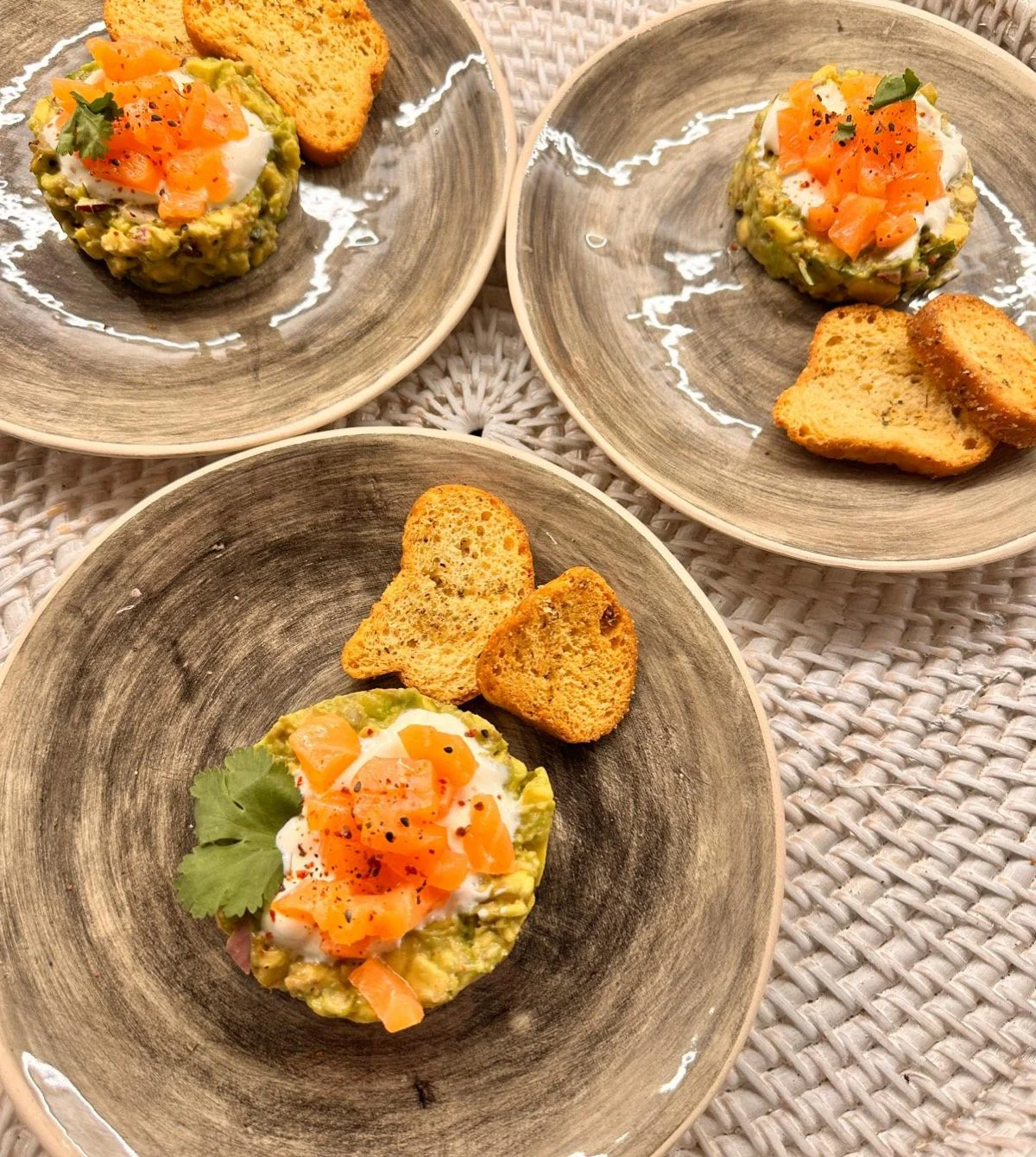 Avocado Tatar mit Lachs