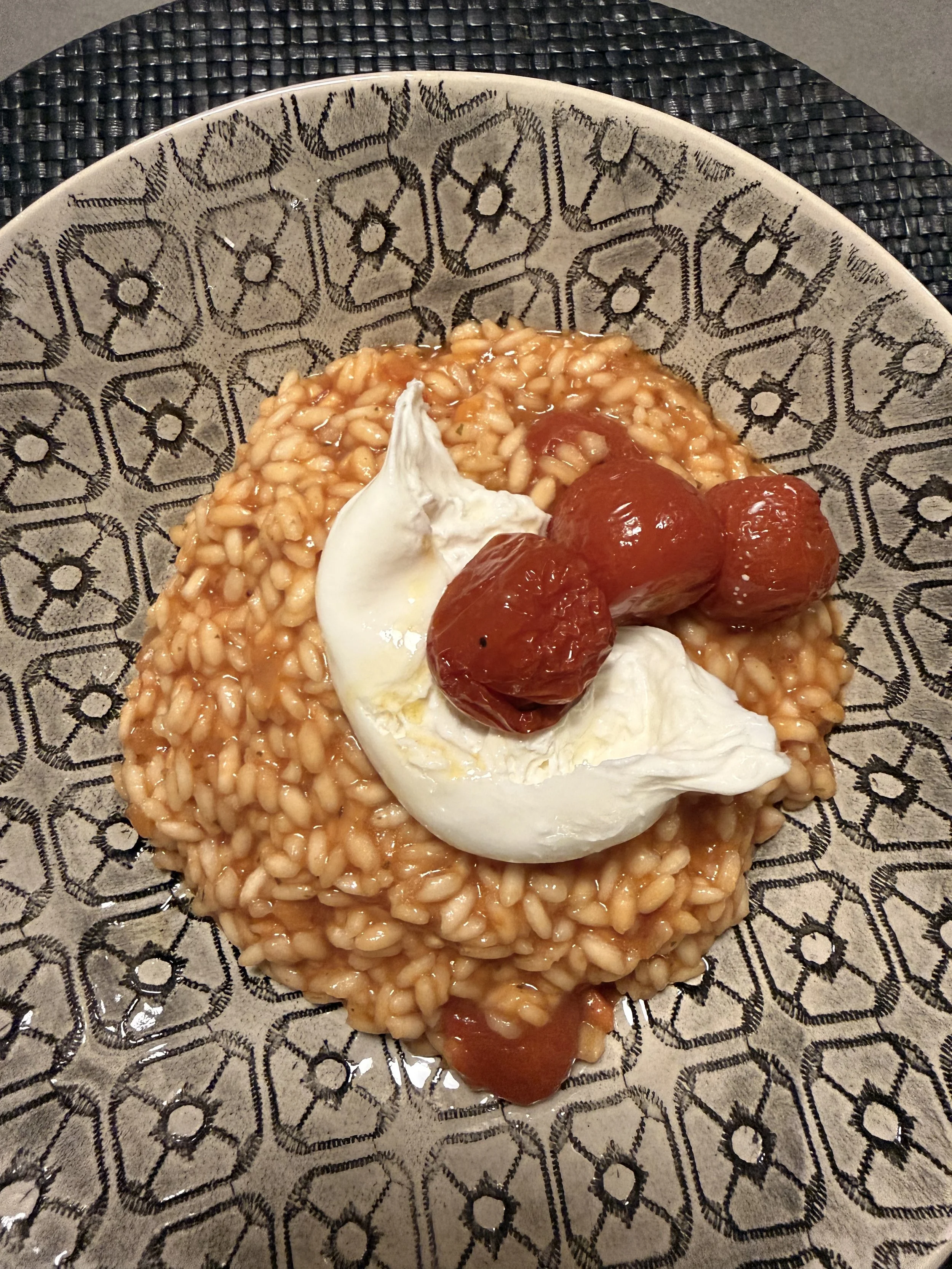 Tomatenrisotto mit Burrata
