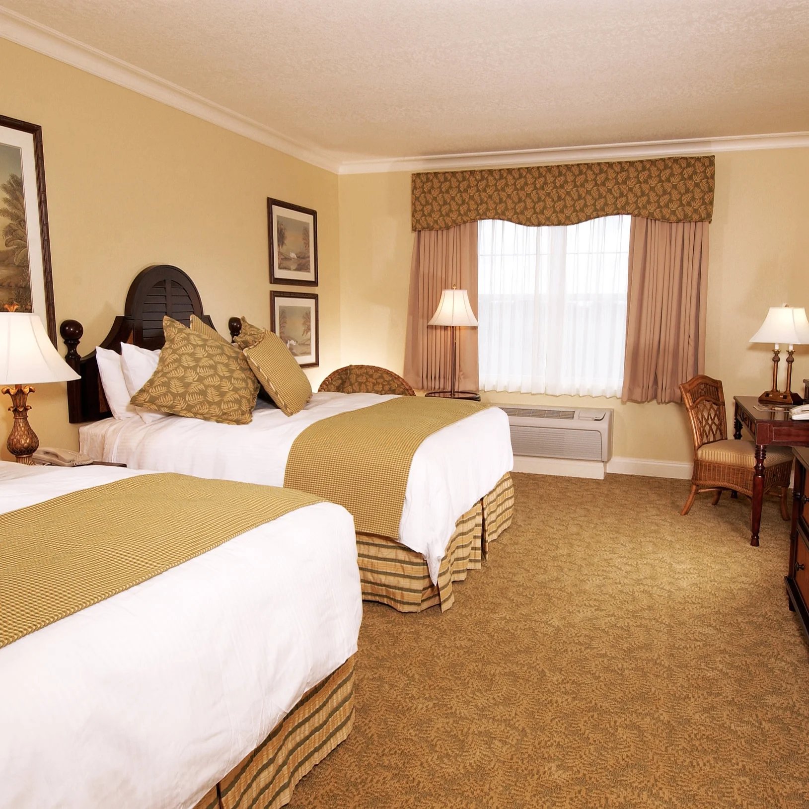Waterfront Inn Villages-Double Queen Guestroom Closeup.jpg