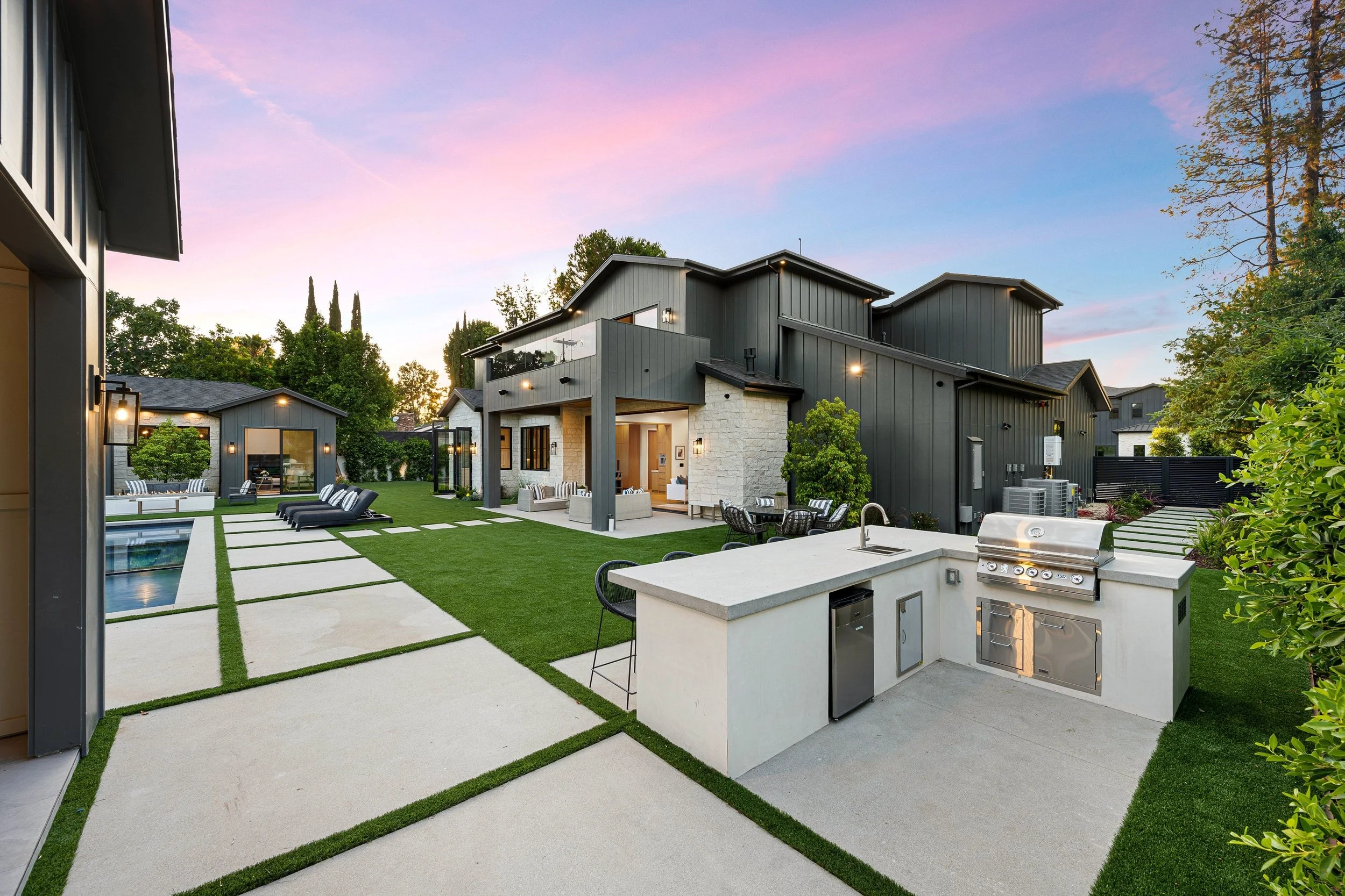 Outdoor Kitchen 2.jpg