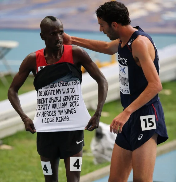 Rainbow fingernails stir it up