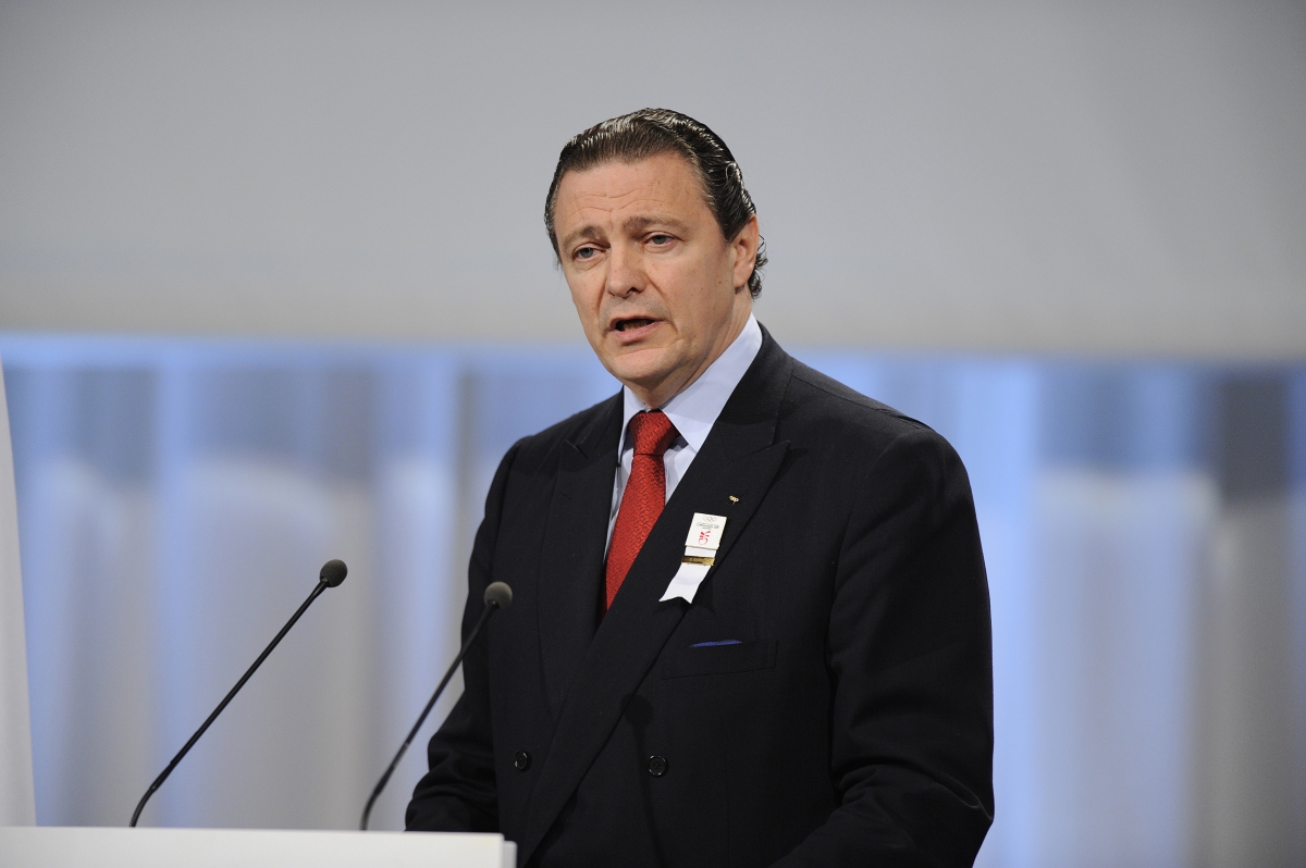 Optimized-Carrion-Podium-Pic-2-CONGRESS.jpg