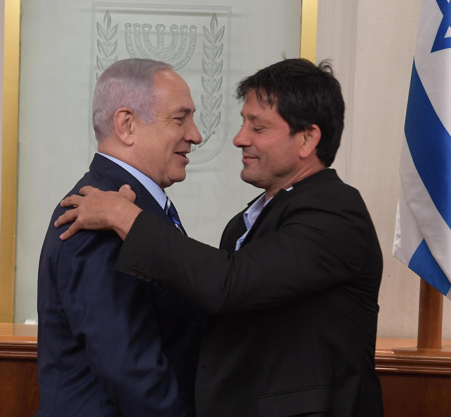Israeli prime minister Benjamin Netanyahu, left, with Israeli judo coach and 1992 Olympic medalist Oren Smadja // photo courtesy Oren Smadja