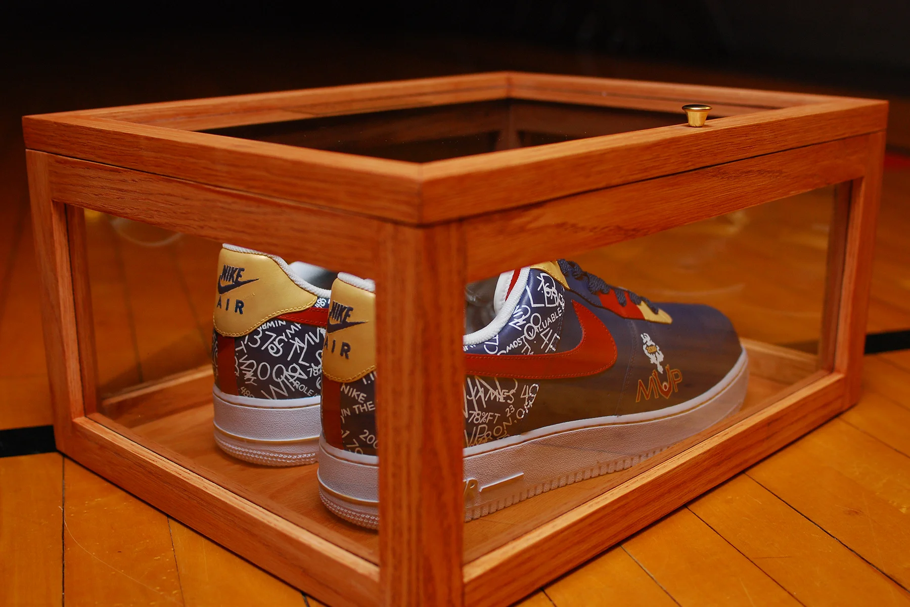 lebronjames-mvp-sneakers01.jpg