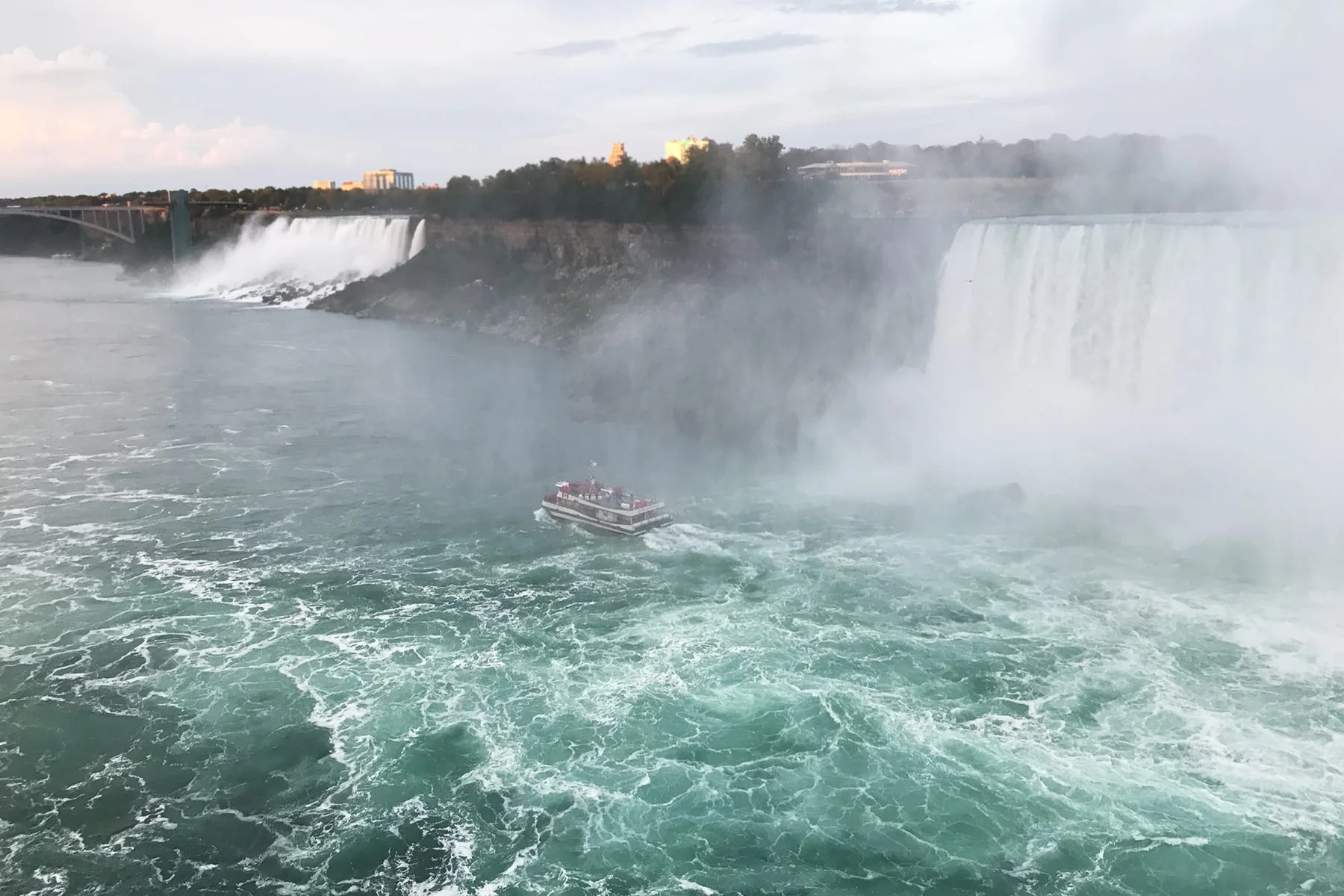 01-VT-journey-niagrafalls08.jpg