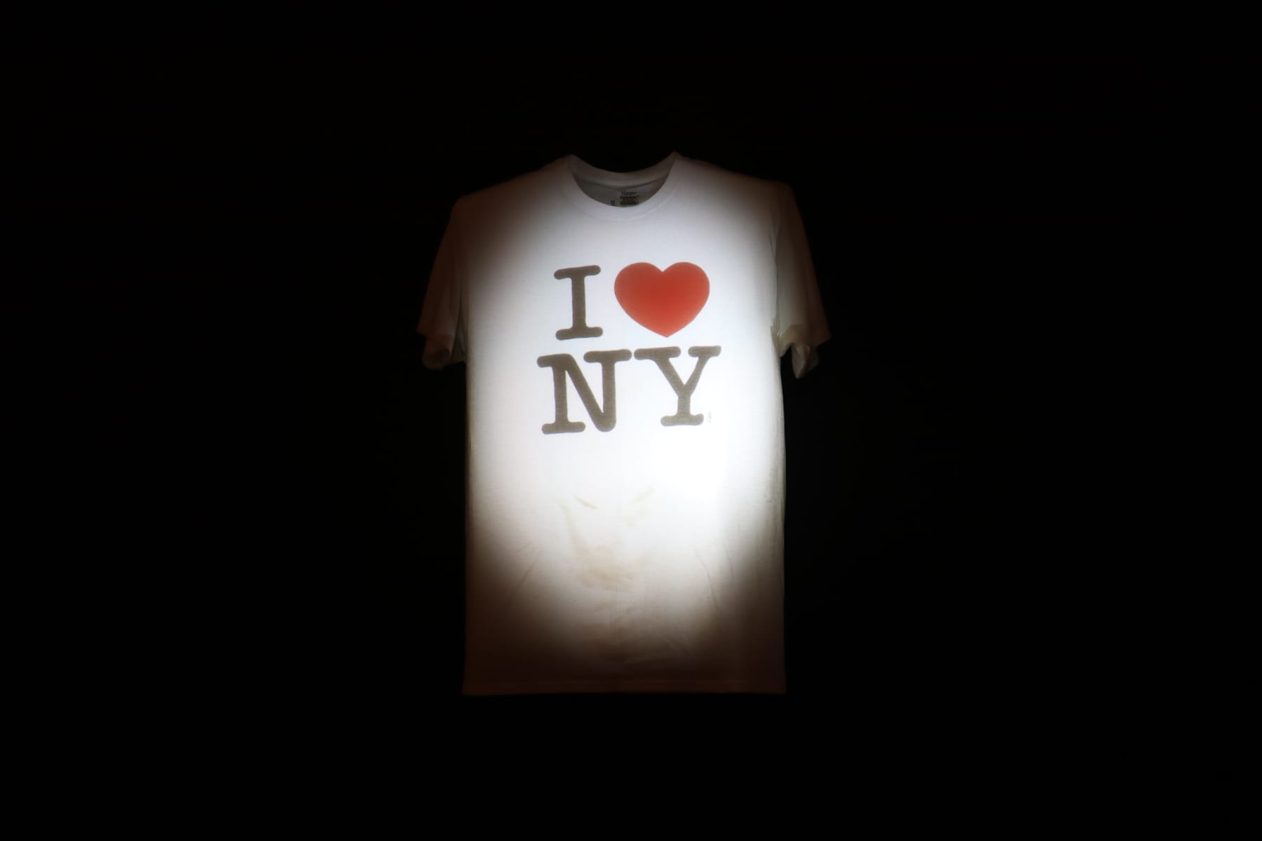 08-NY-journey-artmuseum23-shirts01.jpg