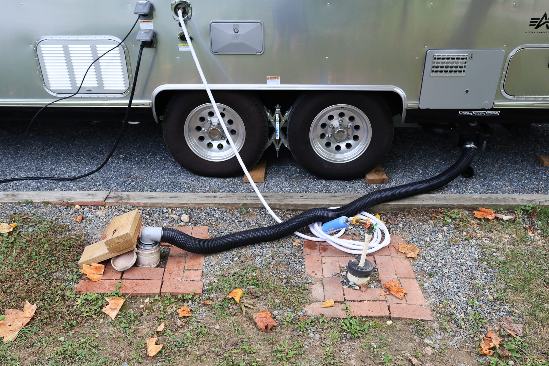10-MD-journey-airstream-setup15.jpg