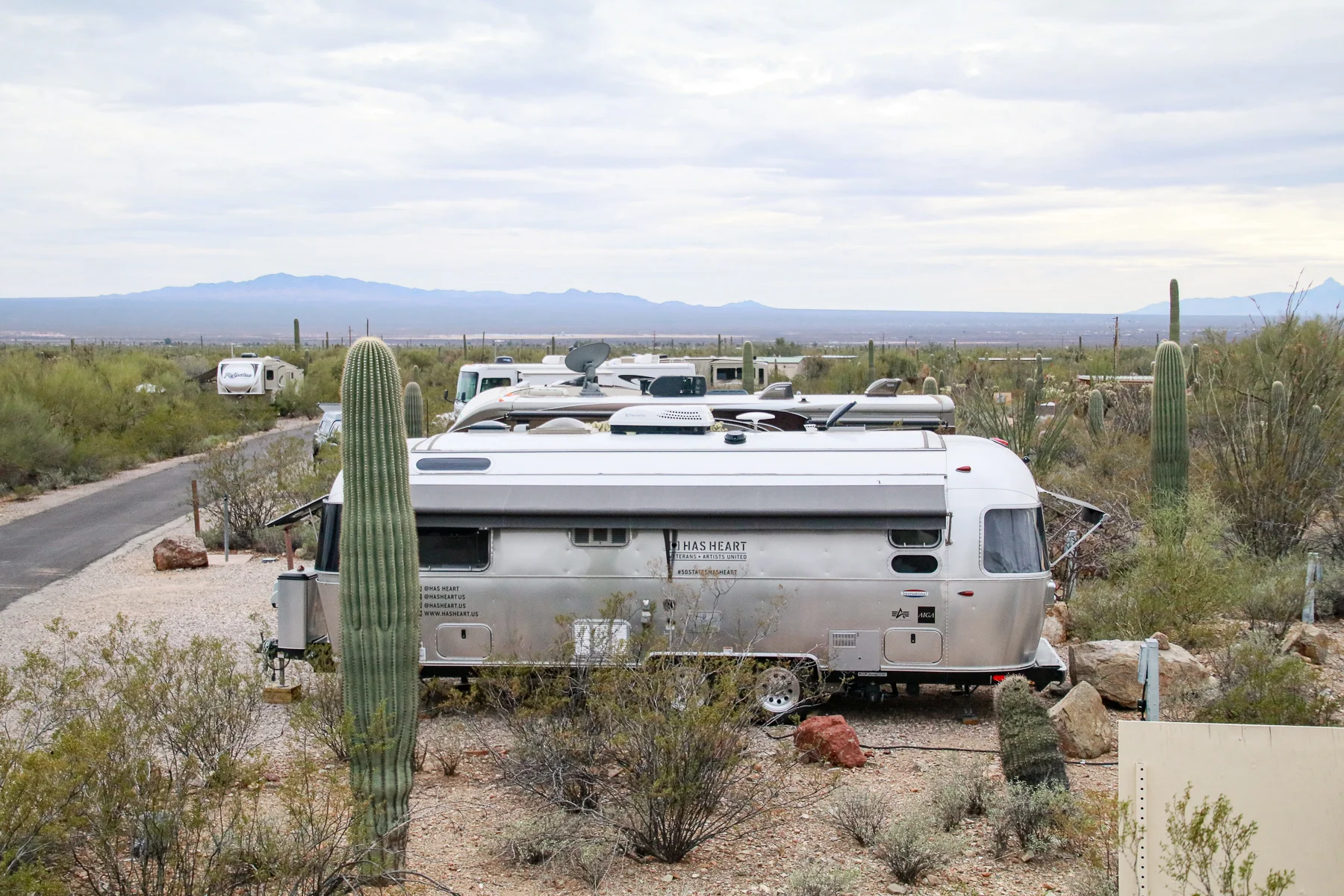 19-AZ-tucson09k-airstream.jpg