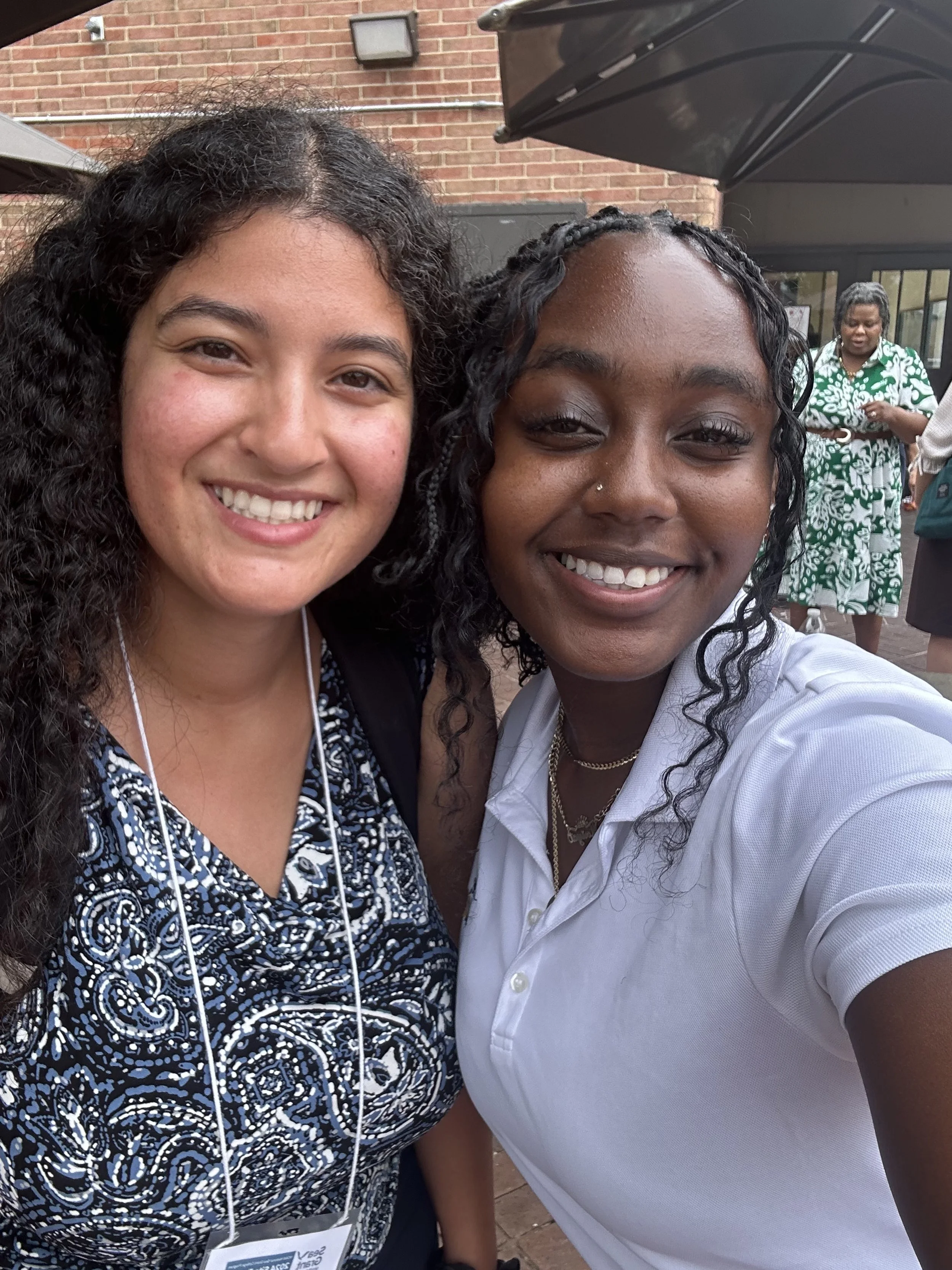 Genesis and Natasha De La Cruz of Maryland Sea Grant
