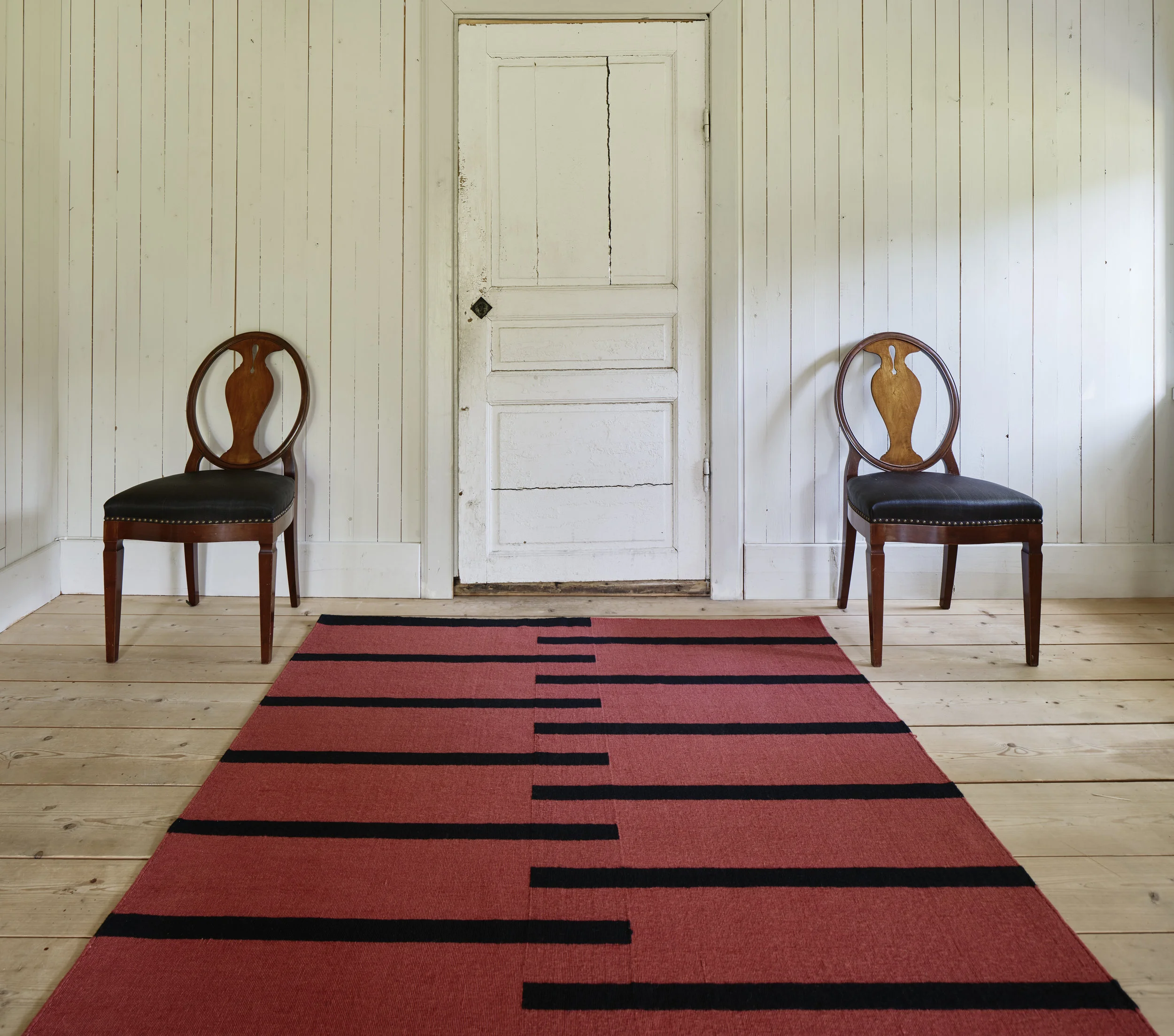 Tiger Red/Black Swedish 18th century Cottage