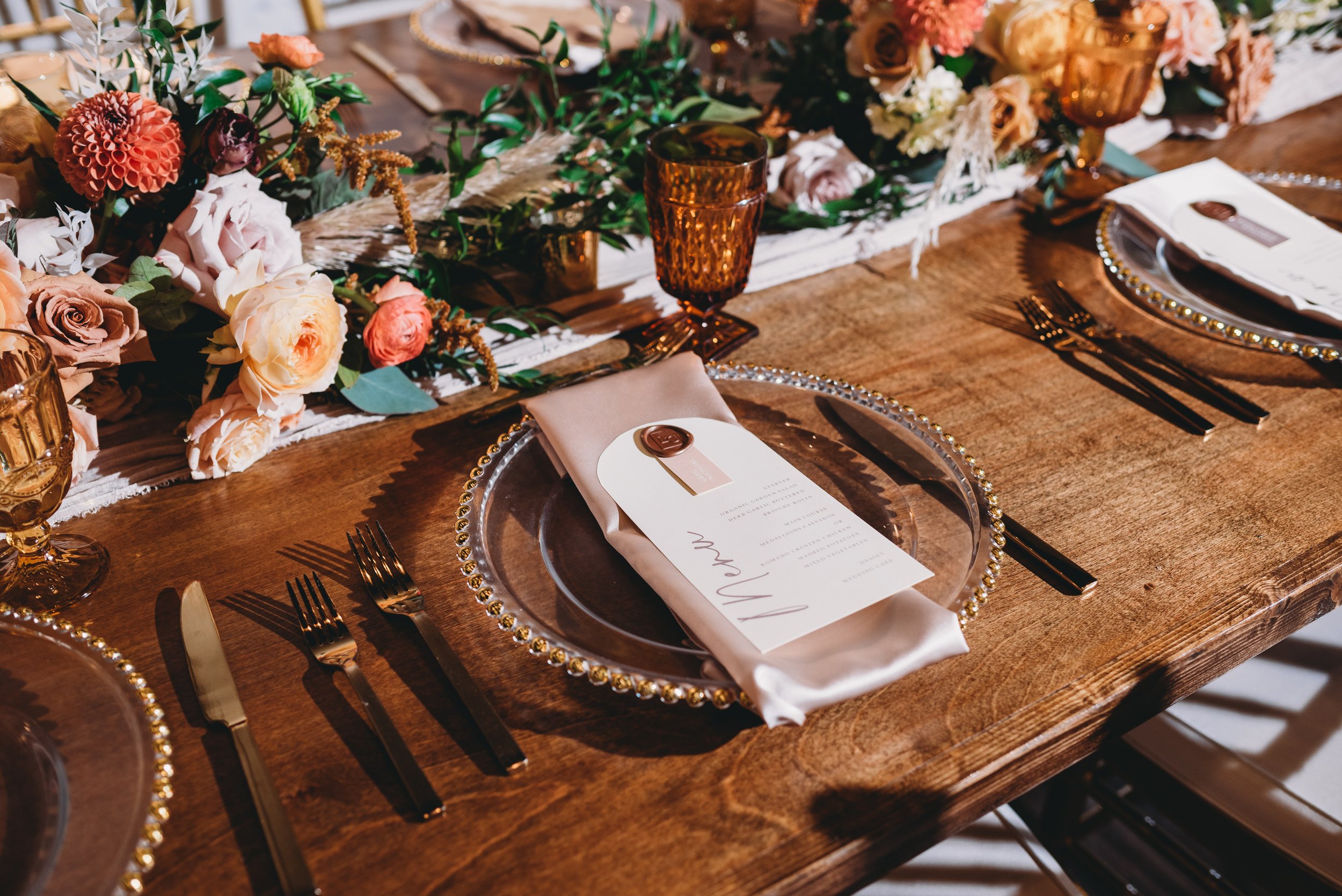 Luxury wedding place setting menu and charger